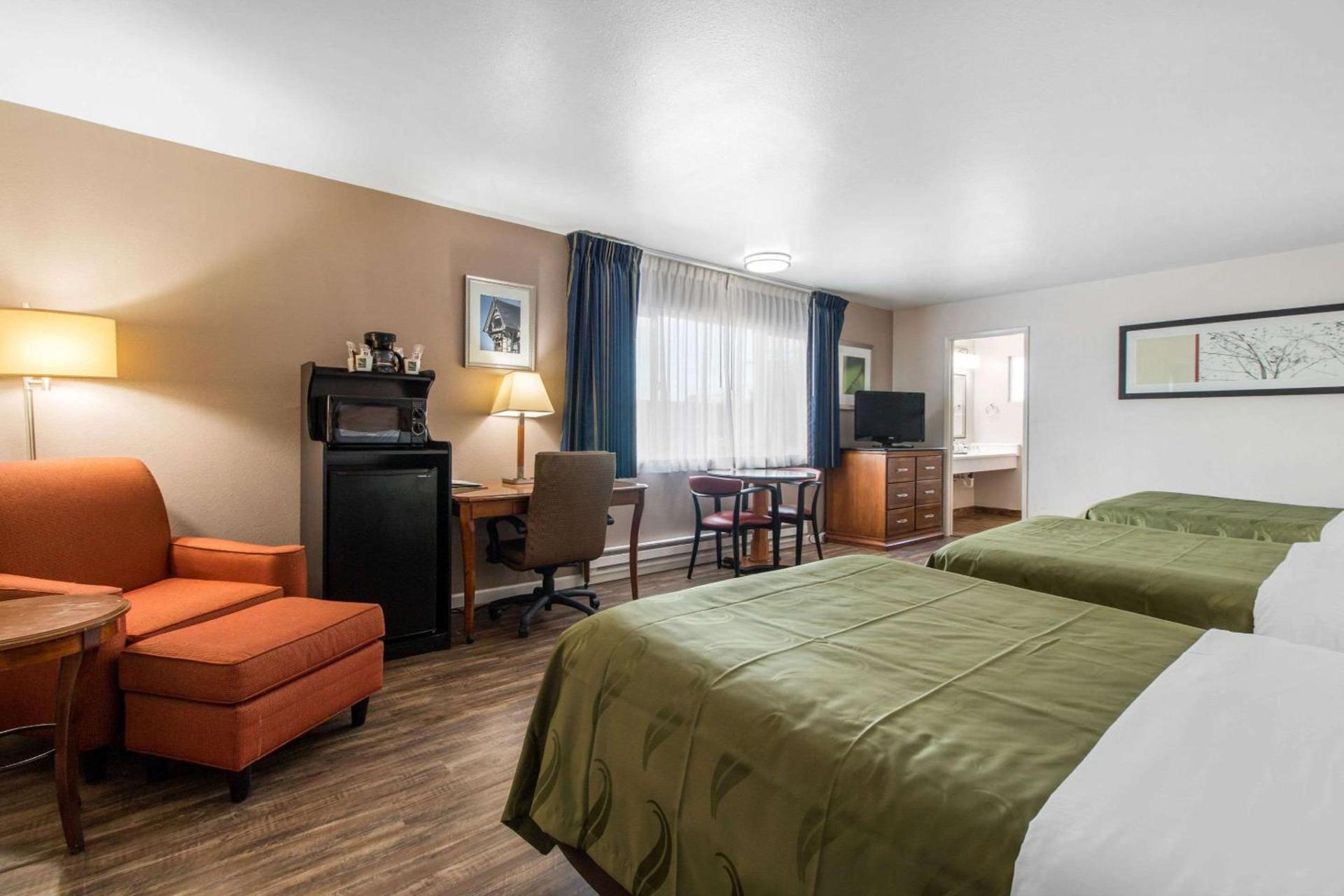 Ramada Bayside Inn & Suites Eureka photo 25