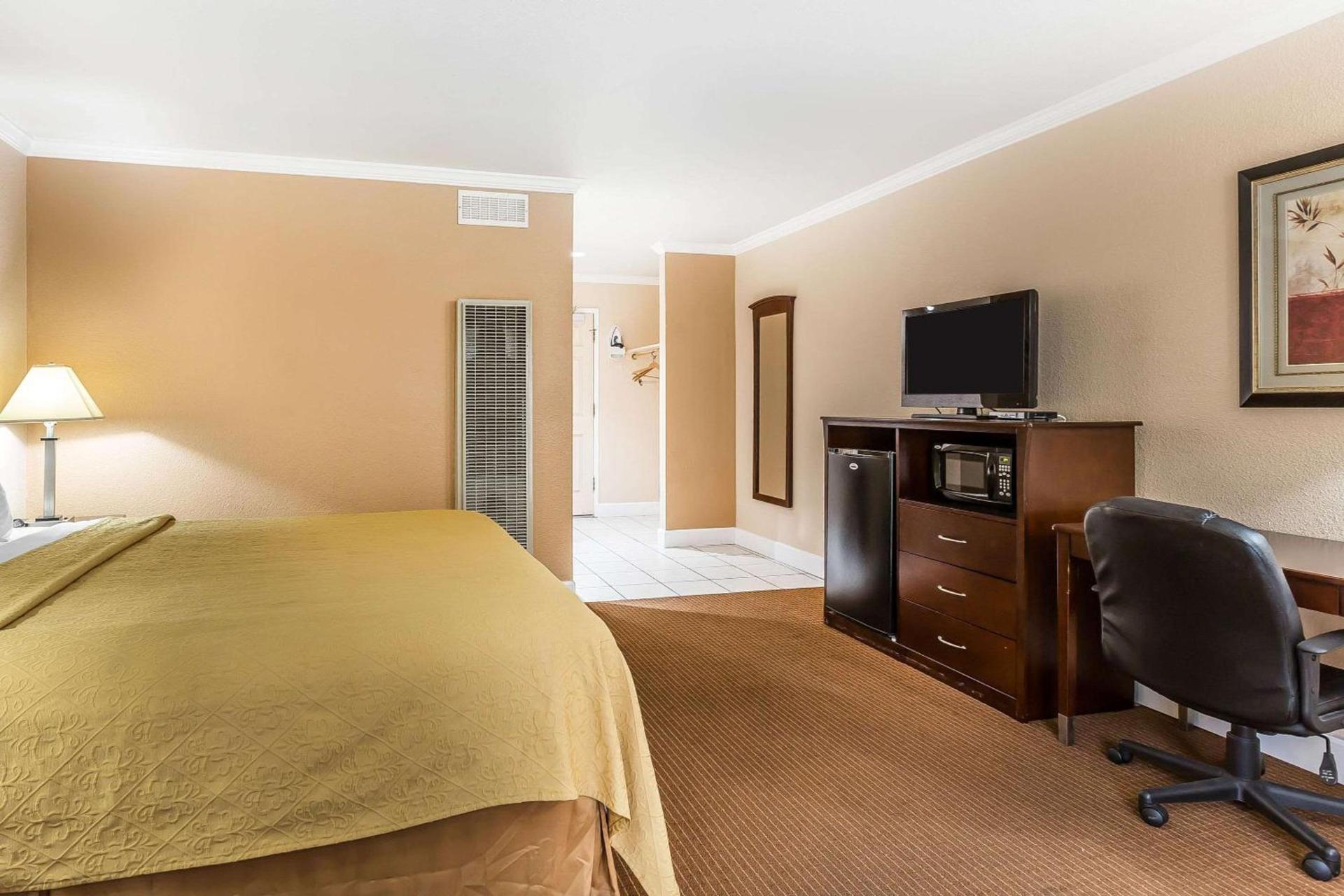 Quality Inn near Hearst Castle photo 24