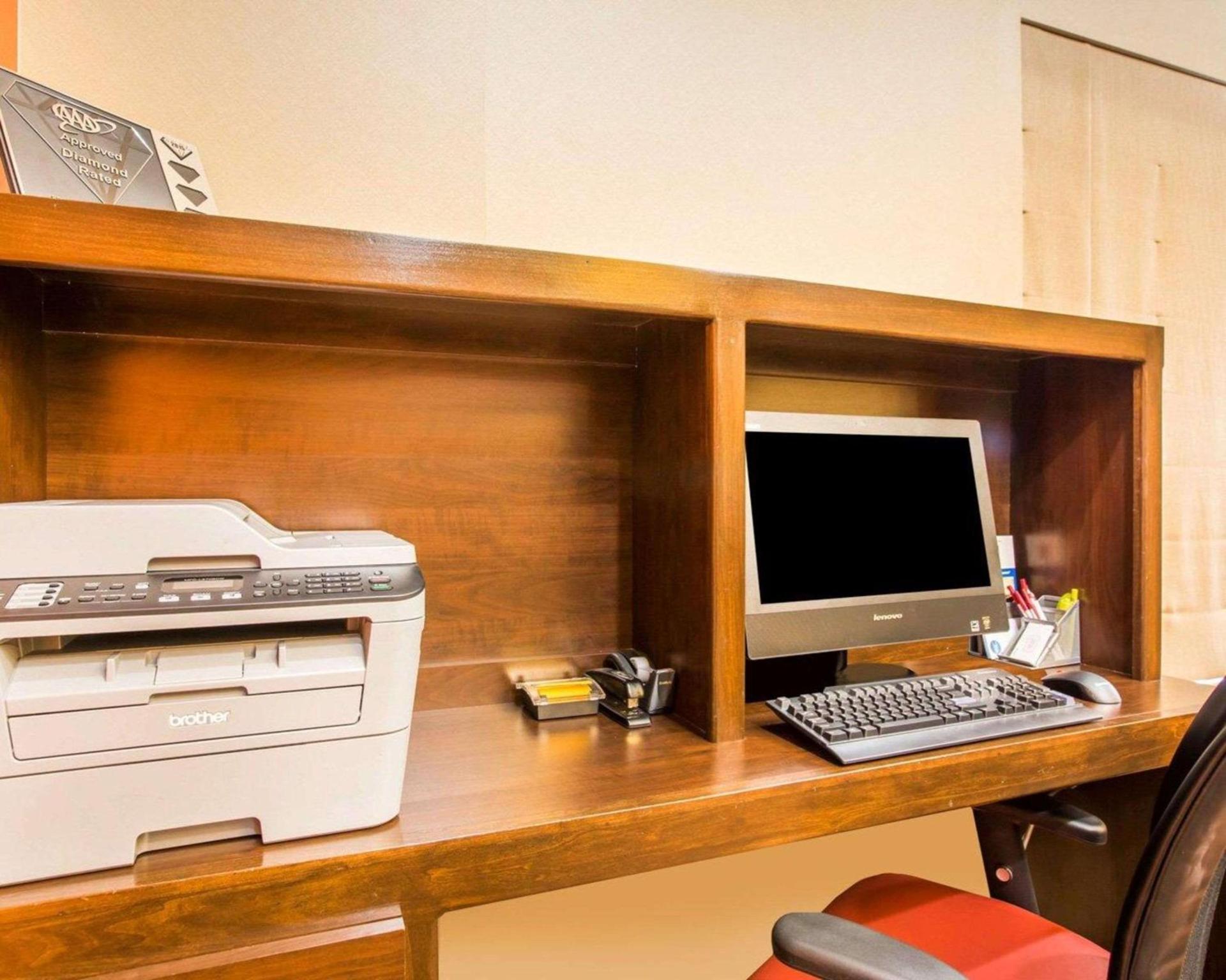 Comfort Suites Clovis - Fresno photo 22