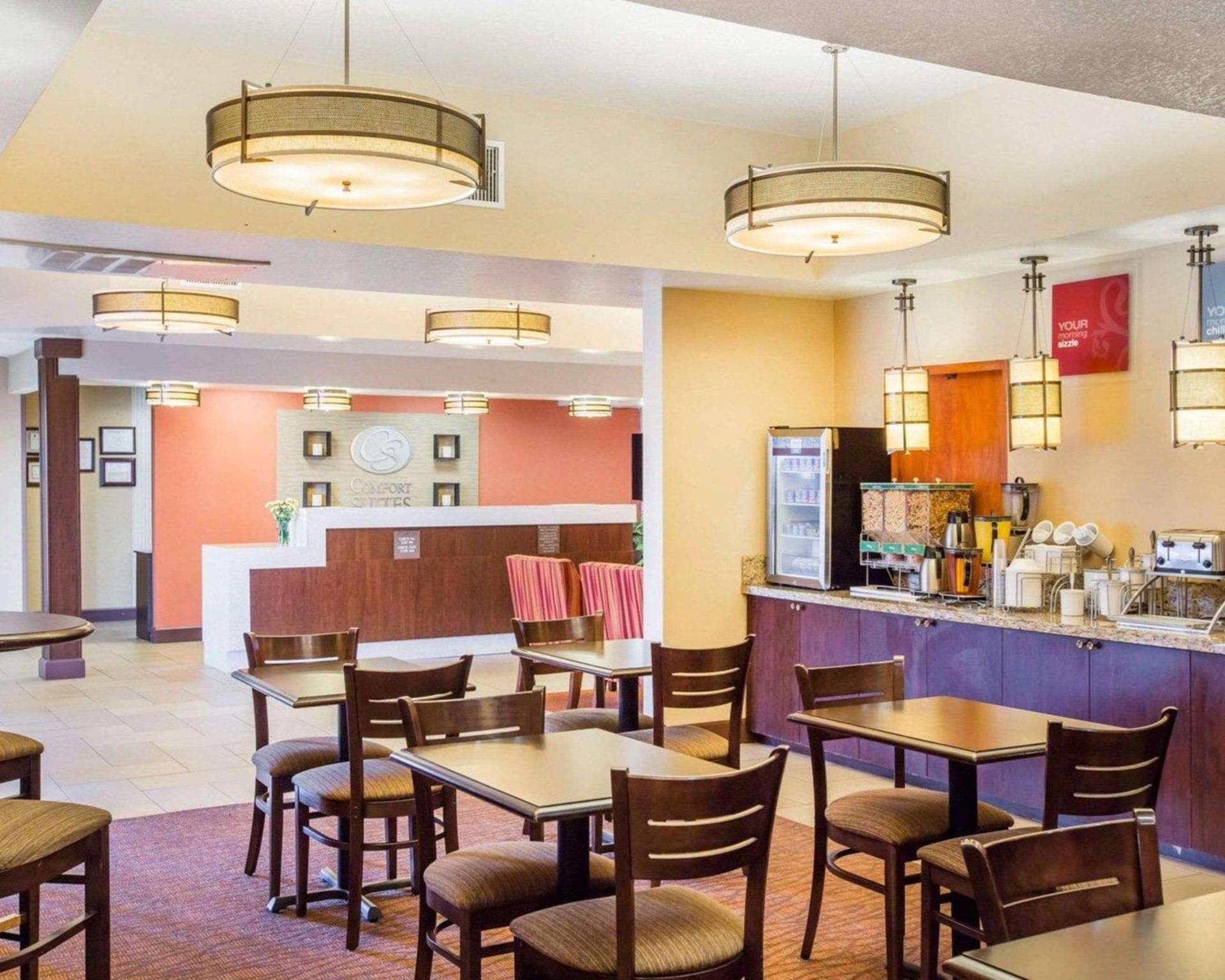Comfort Suites Clovis - Fresno photo 21