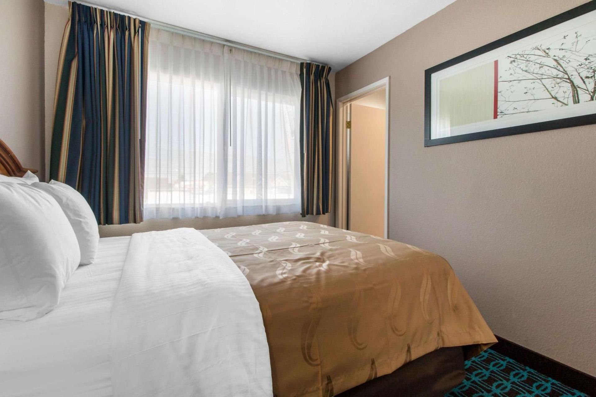 Ramada Bayside Inn & Suites Eureka photo 20
