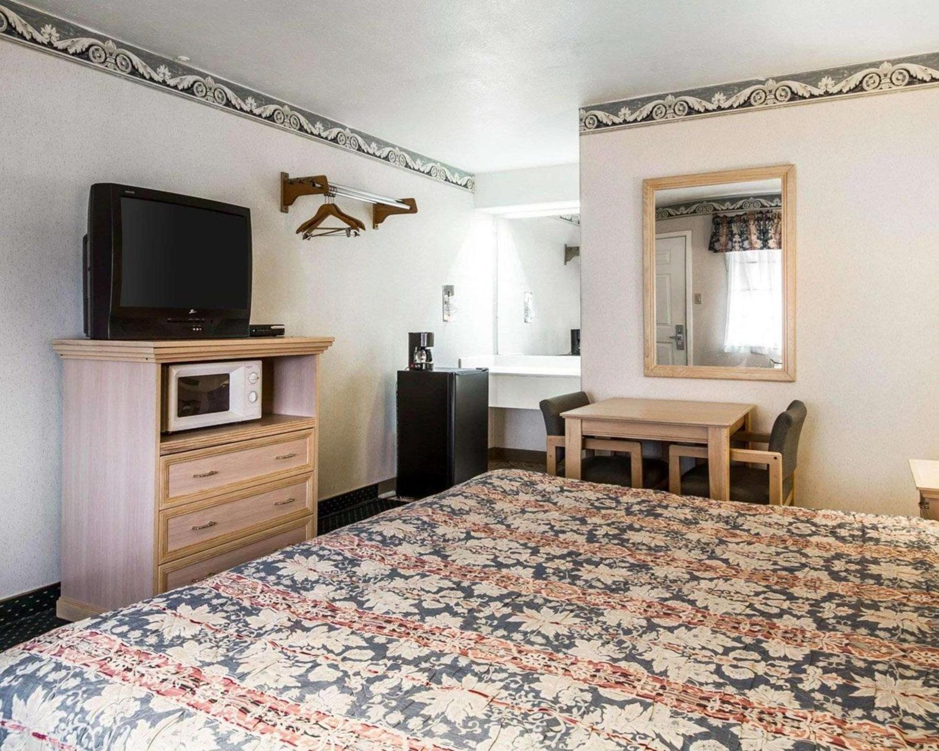 Rodeway Inn Monterey Near Fairgrounds photo 15
