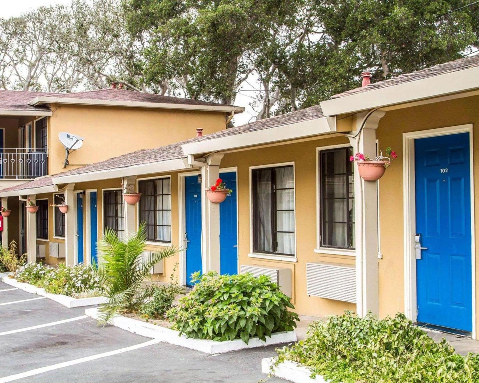 Rodeway Inn Monterey Near Fairgrounds photo 1