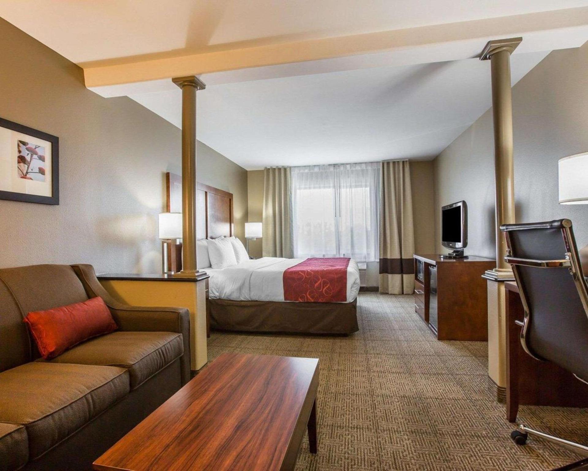 Comfort Suites Victorville-Hesperia photo 19