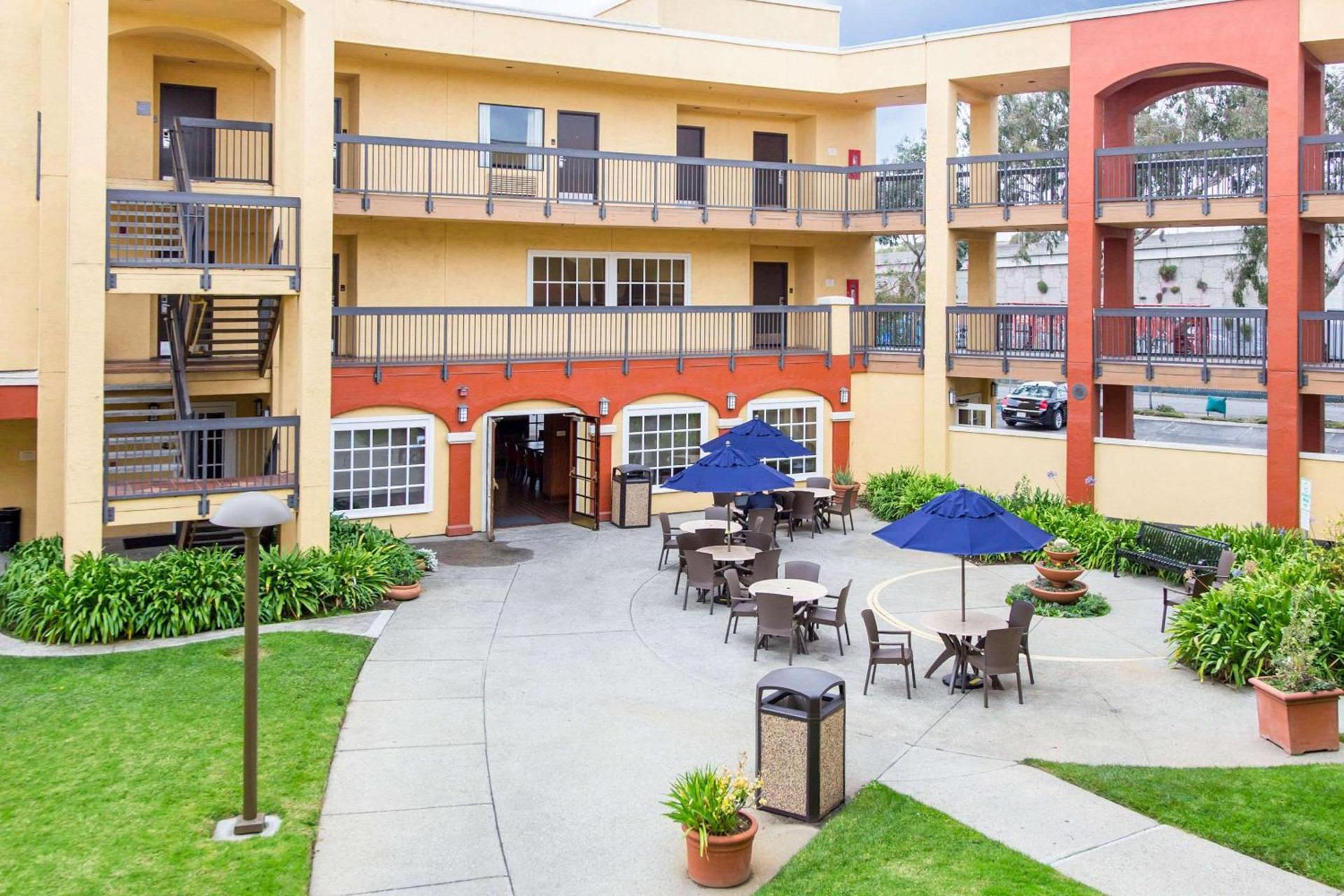 Comfort Inn & Suites San Francisco Airport North photo 25