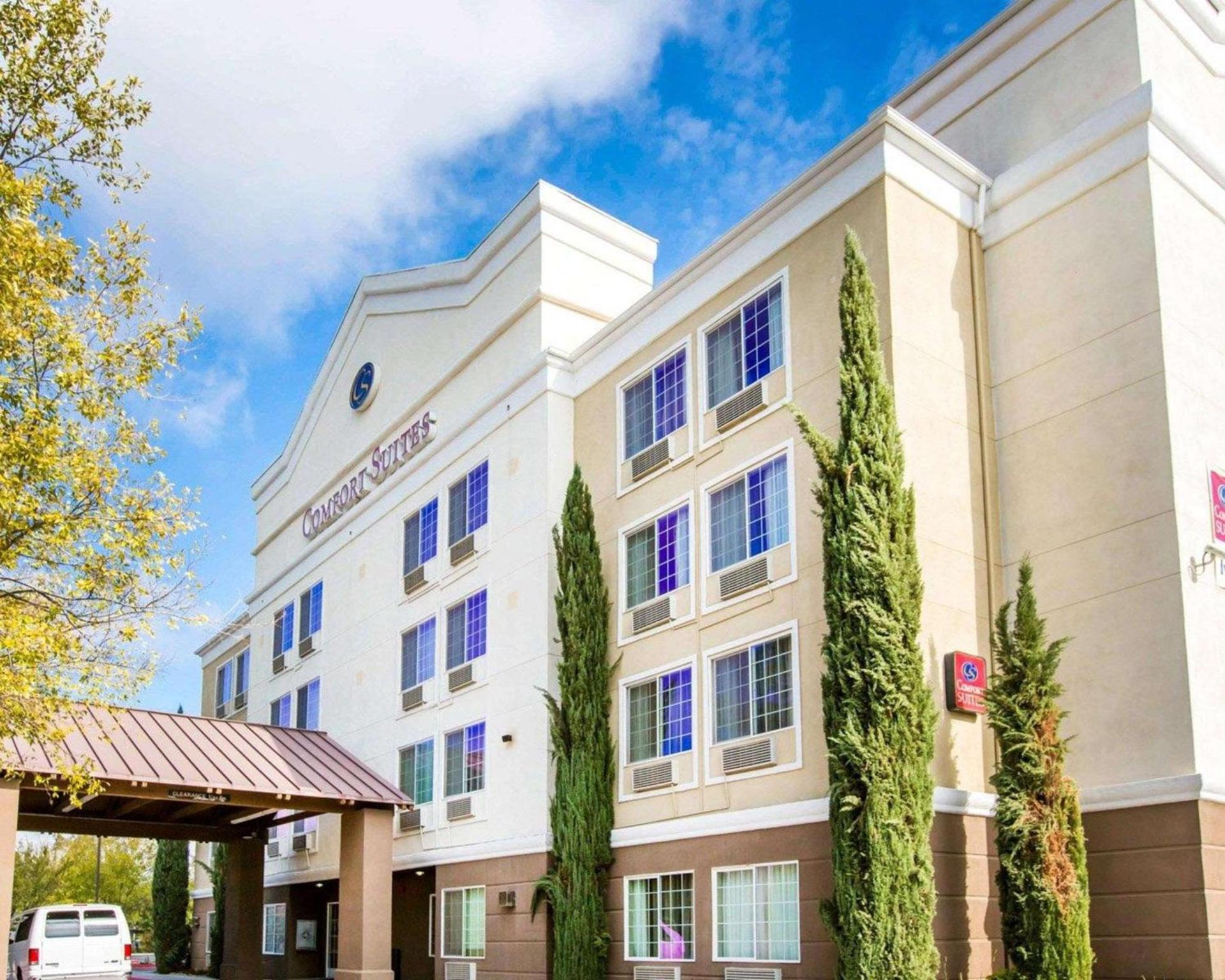 Comfort Suites Clovis - Fresno photo 20