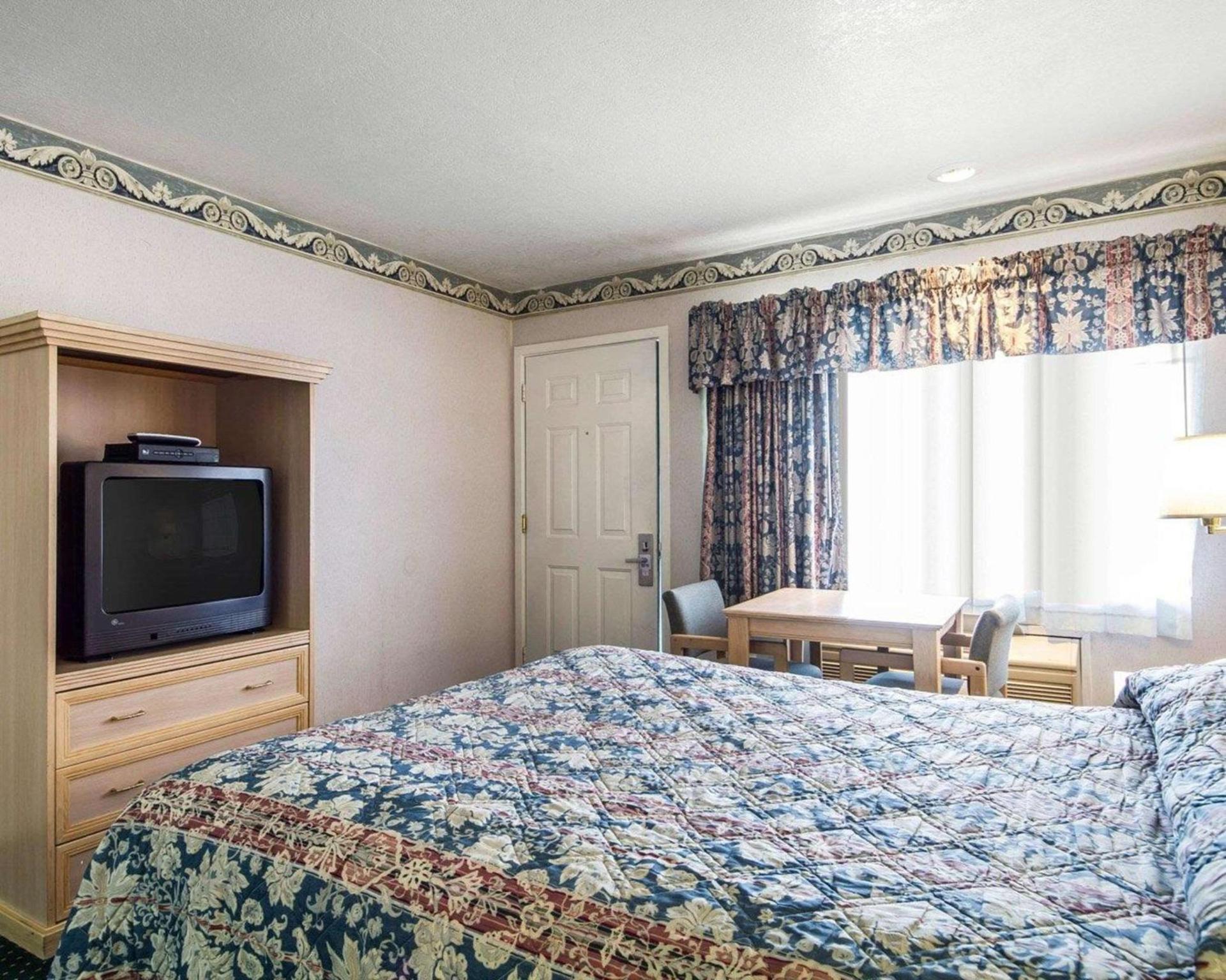 Rodeway Inn Monterey Near Fairgrounds photo 21