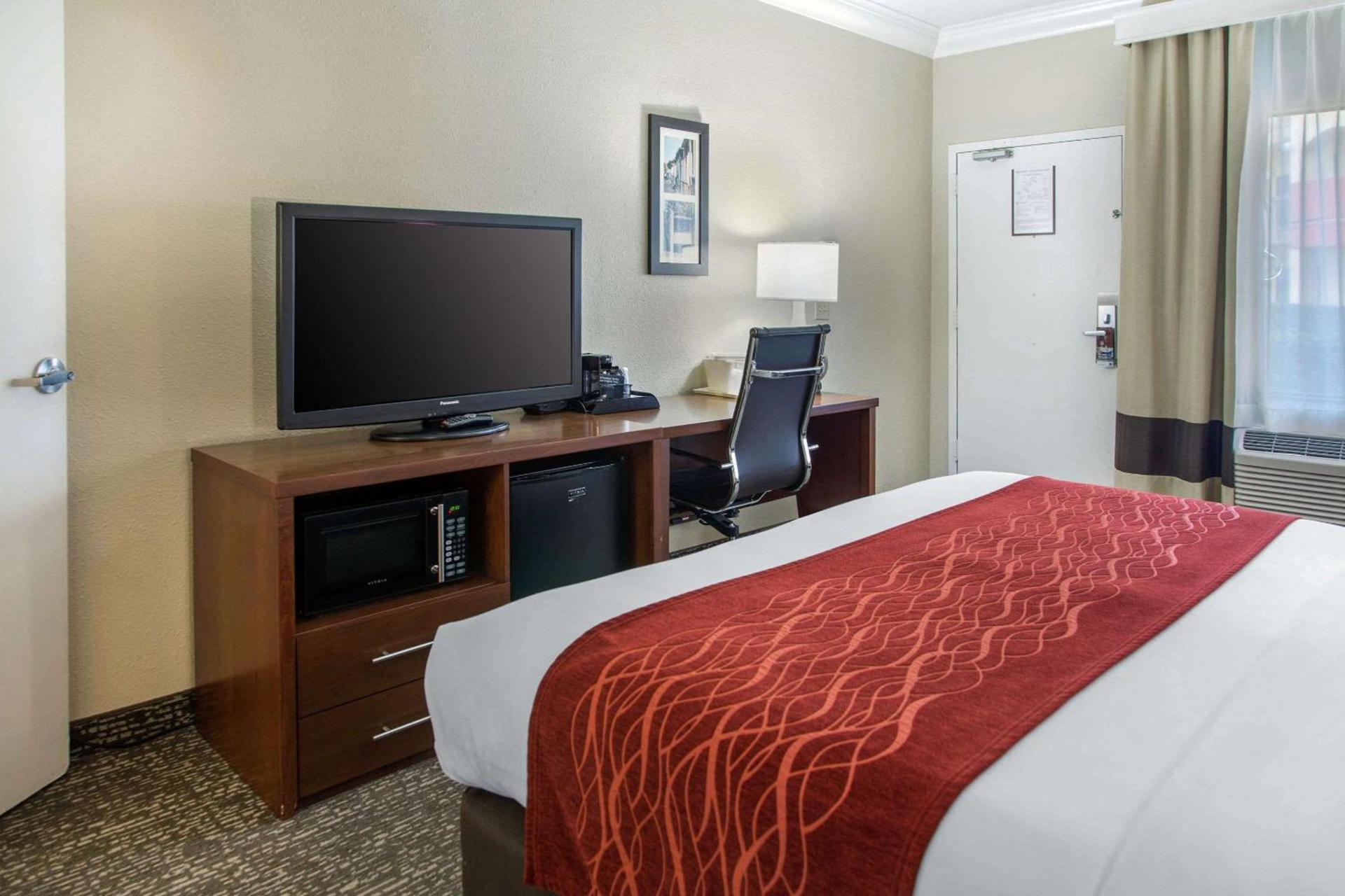 Comfort Inn & Suites San Francisco Airport North photo 11