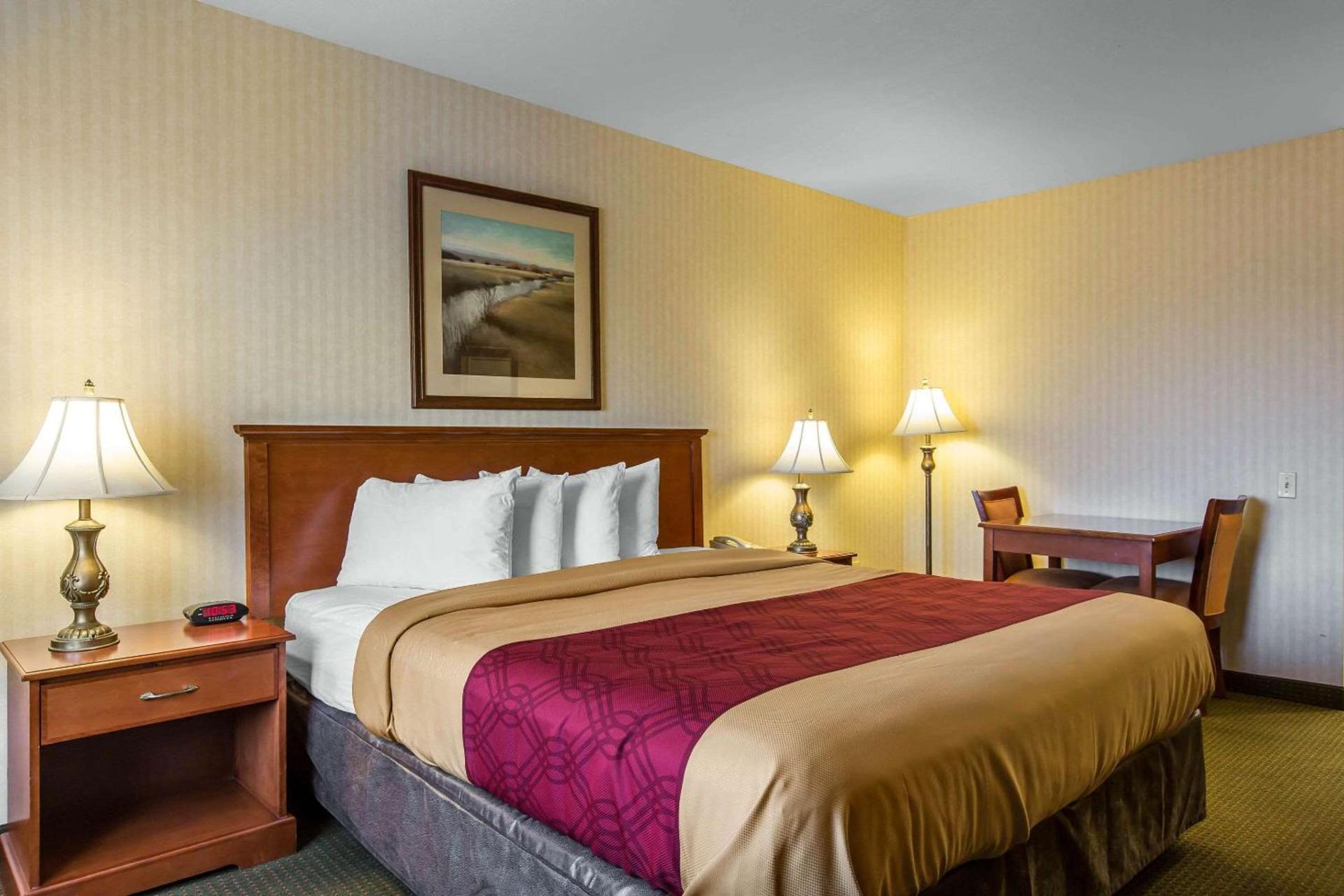 Econo Lodge Inn & Suites Riverside - Corona photo 10