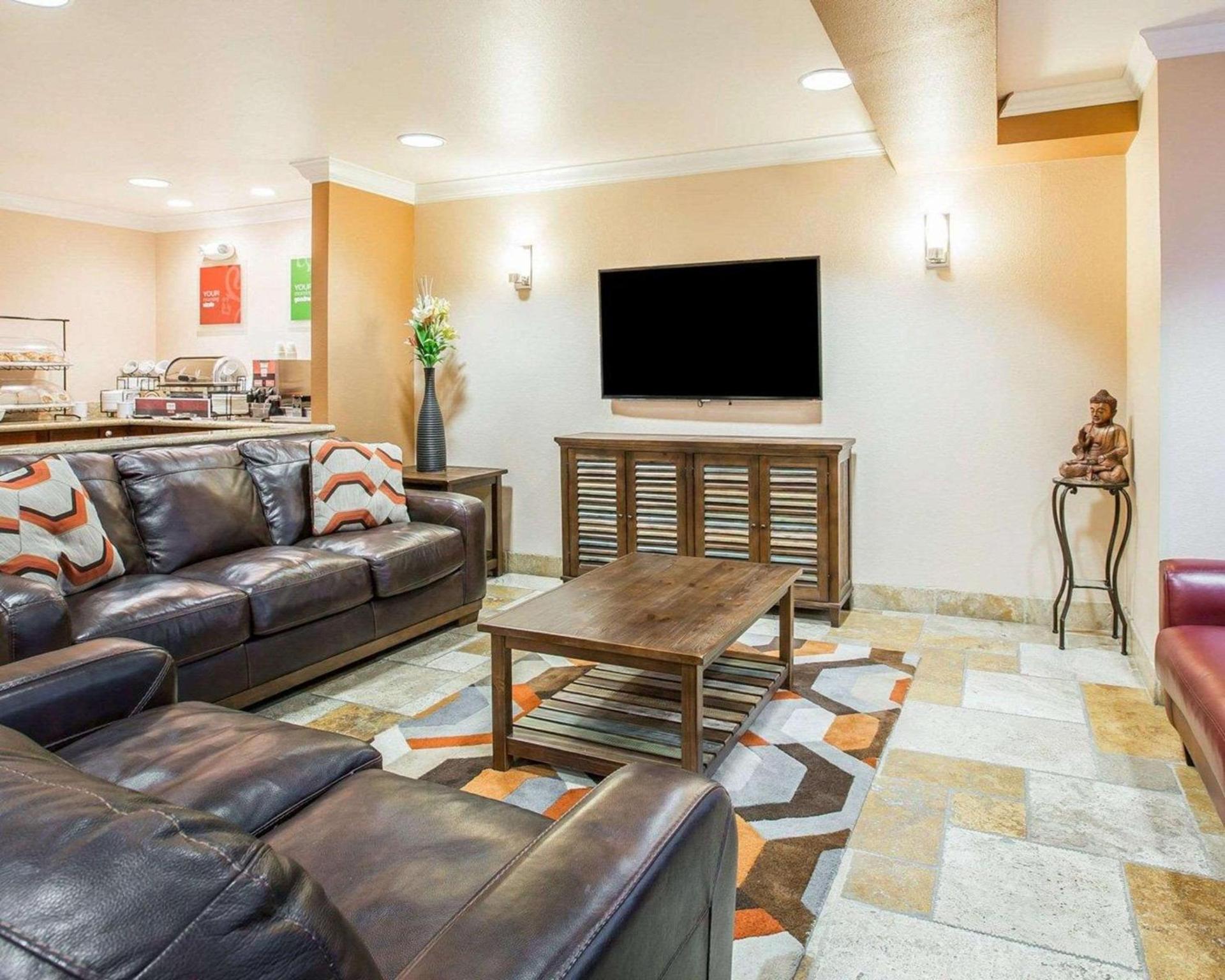 Comfort Inn & Suites Salinas City Center Area photo 7