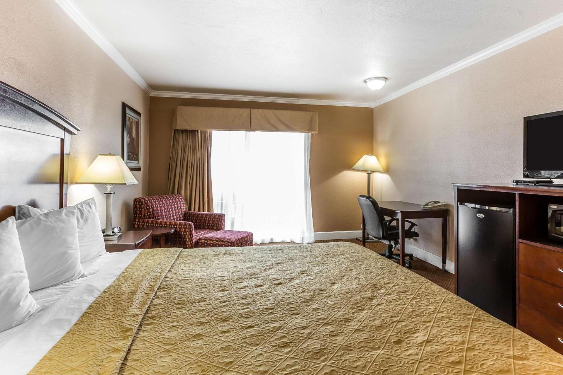 Quality Inn near Hearst Castle photo 10