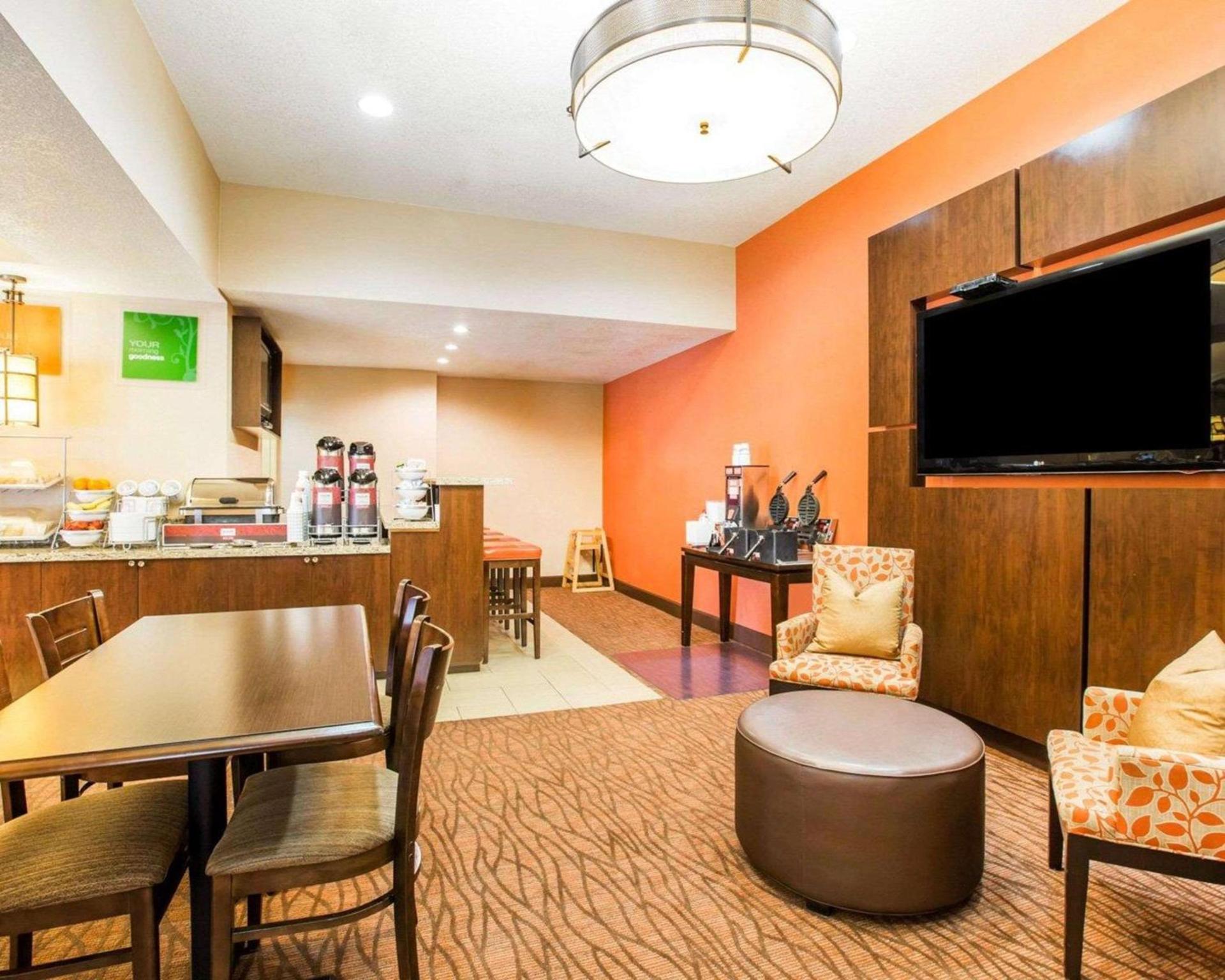 Comfort Suites Clovis - Fresno photo 7