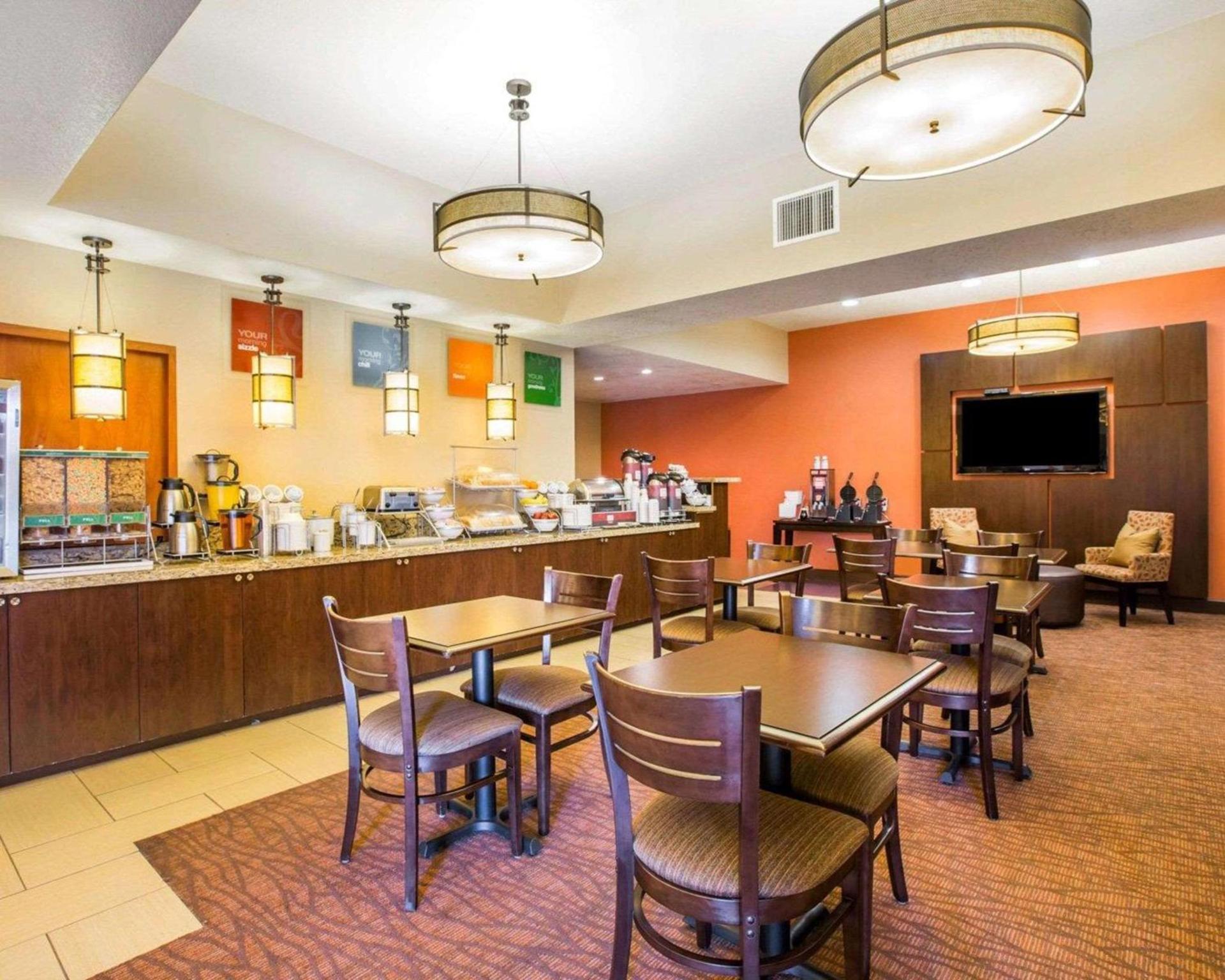 Comfort Suites Clovis - Fresno photo 4