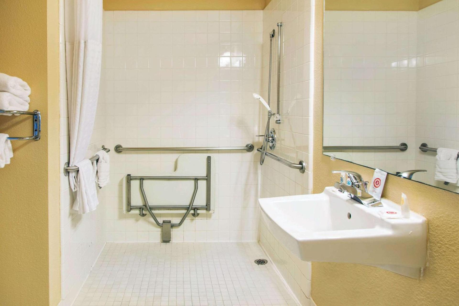 Comfort Inn & Suites San Francisco Airport North photo 14