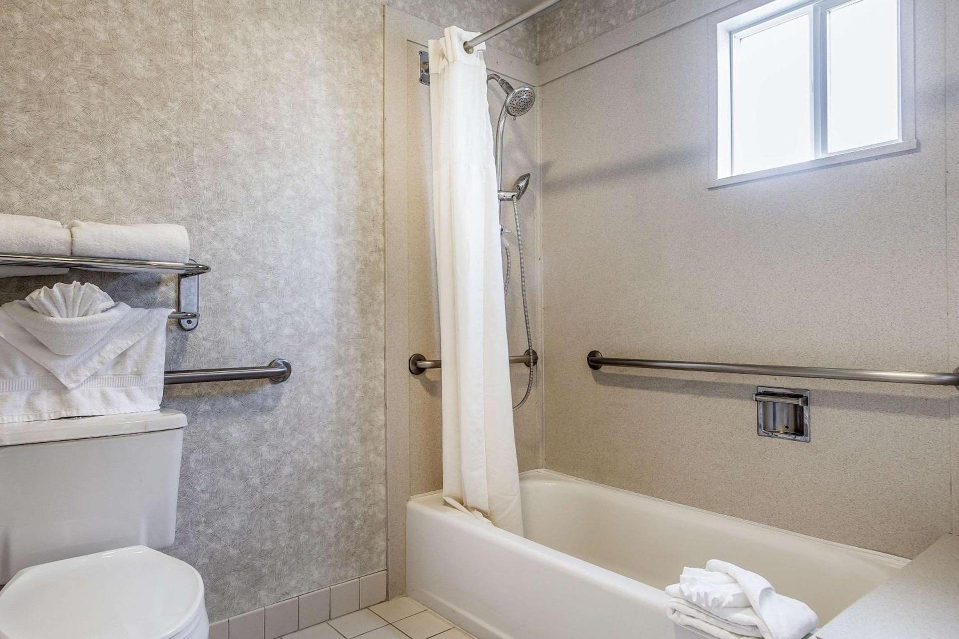 Quality Inn Half Moon Bay-Miramar Beach photo 9
