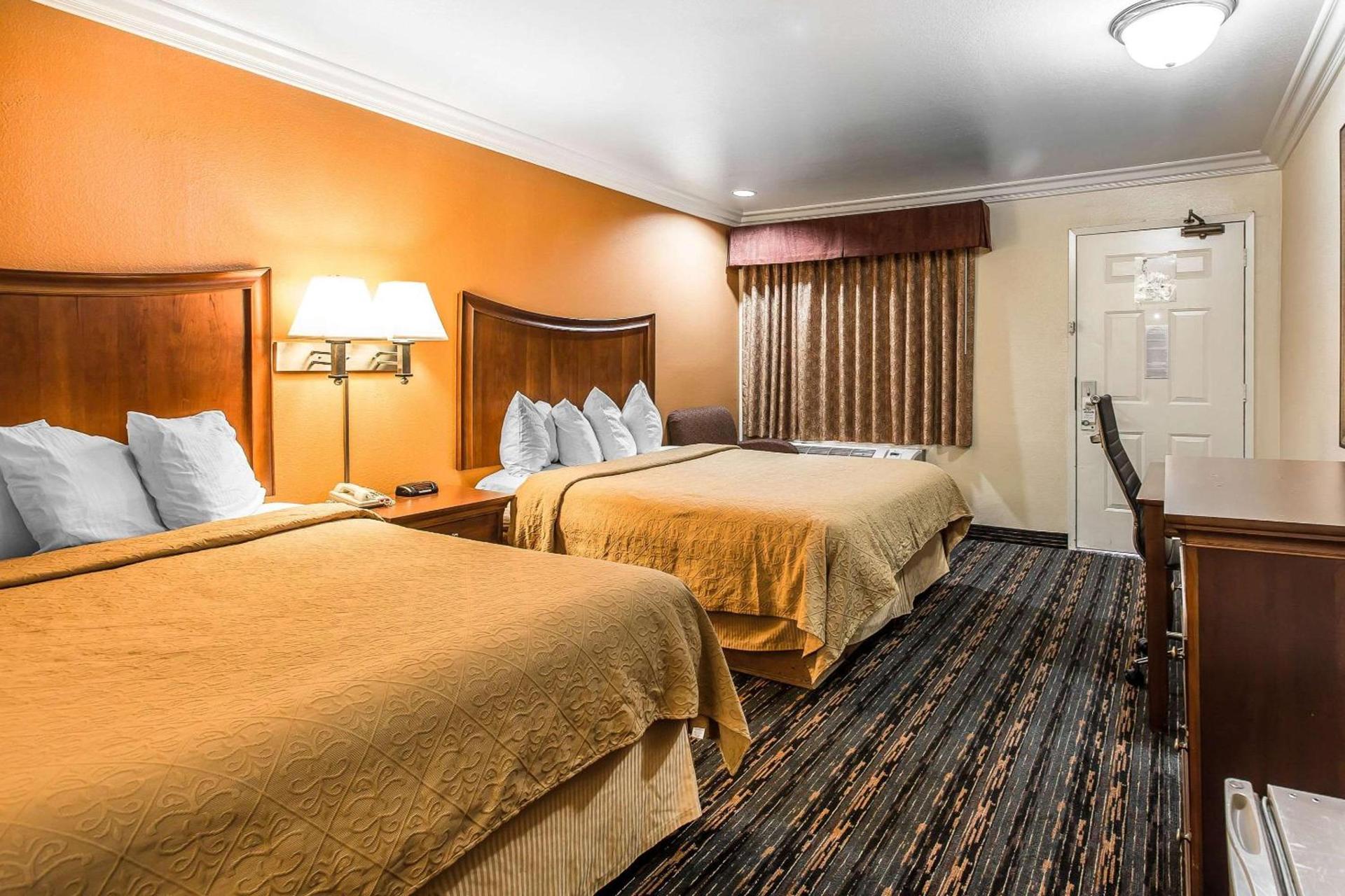 Quality Inn Lake Elsinore I-15 photo 20