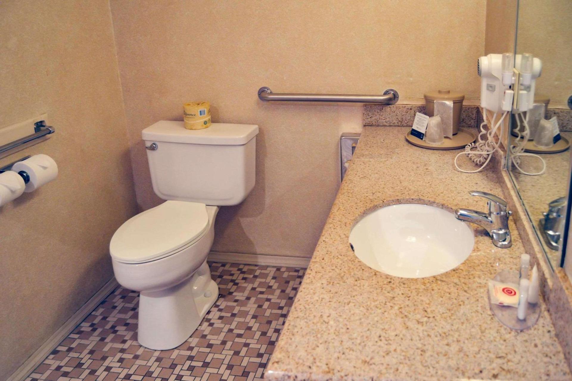 Quality Inn Yosemite Valley Gateway photo 16