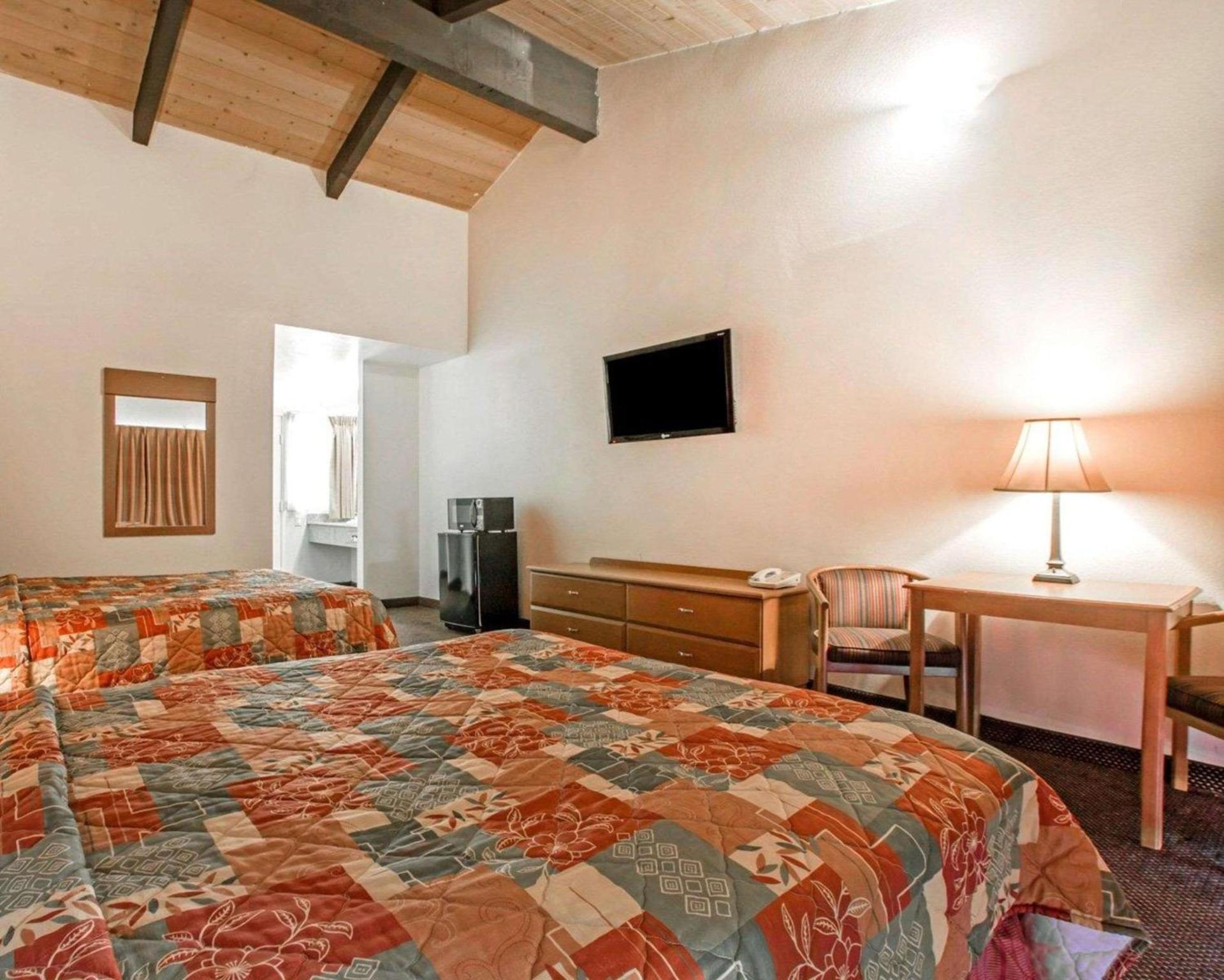 Rodeway Inn Fallbrook Downtown photo 16