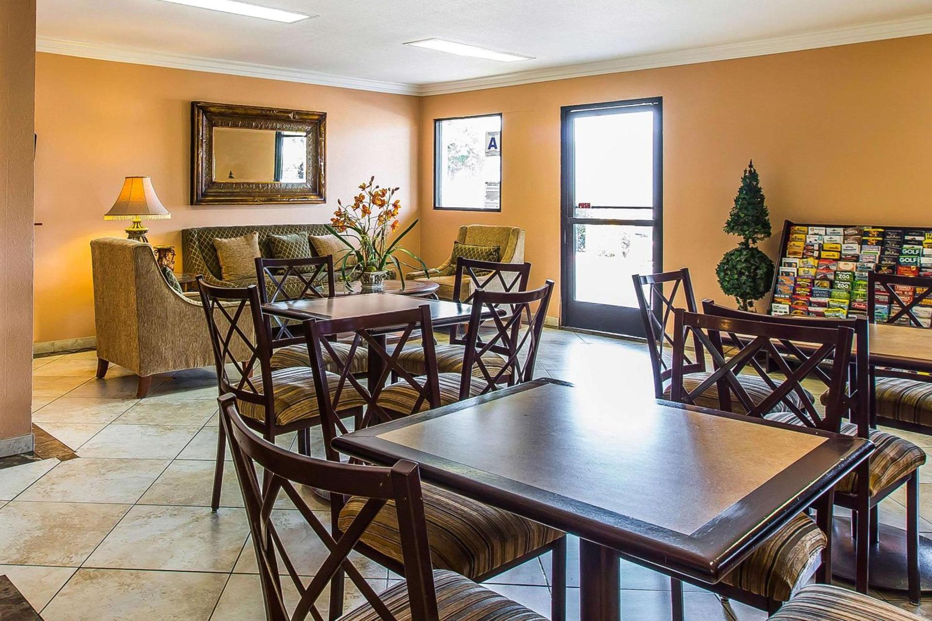 Quality Inn Lake Elsinore I-15 photo 15