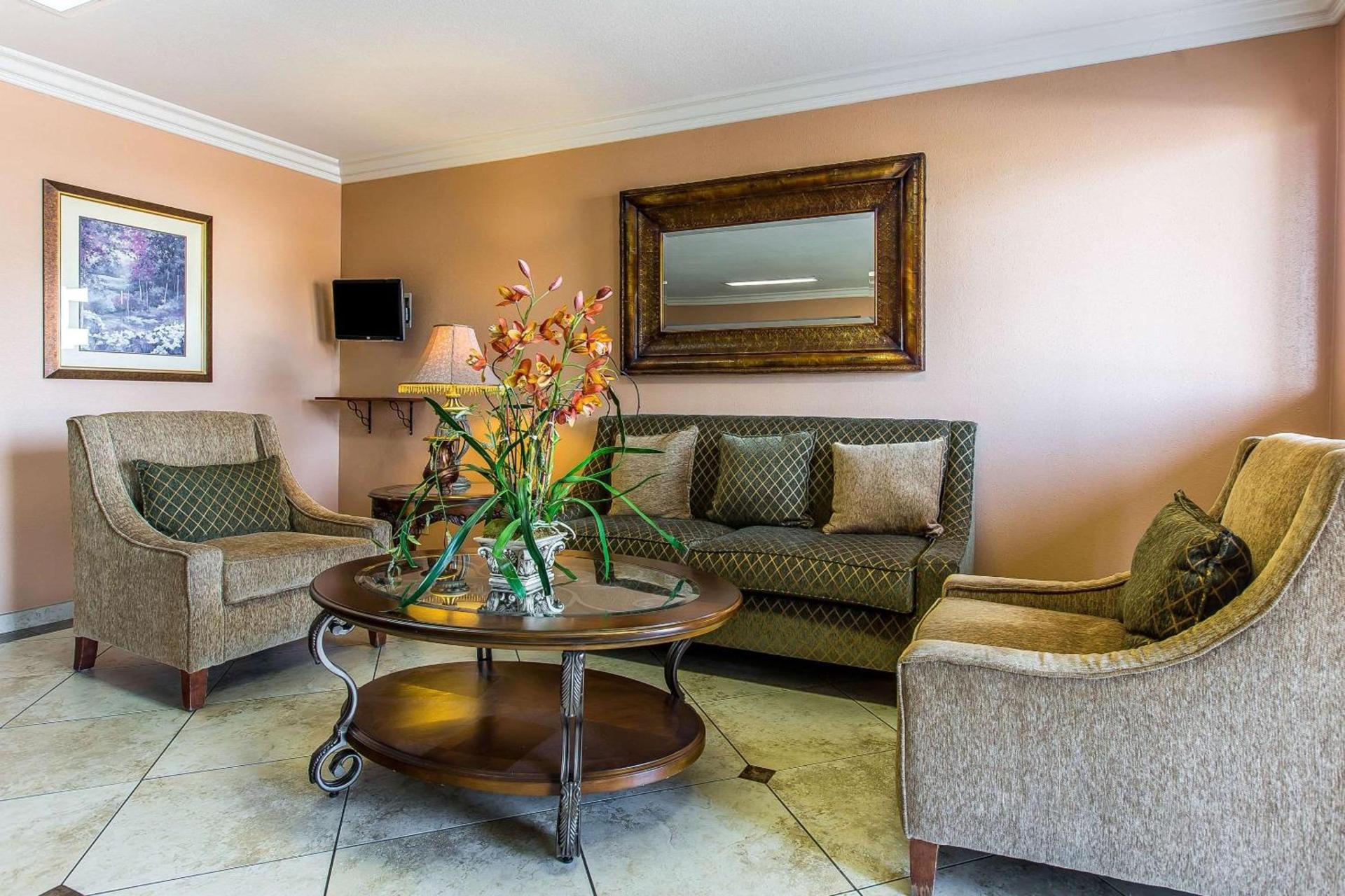 Quality Inn Lake Elsinore I-15 photo 16