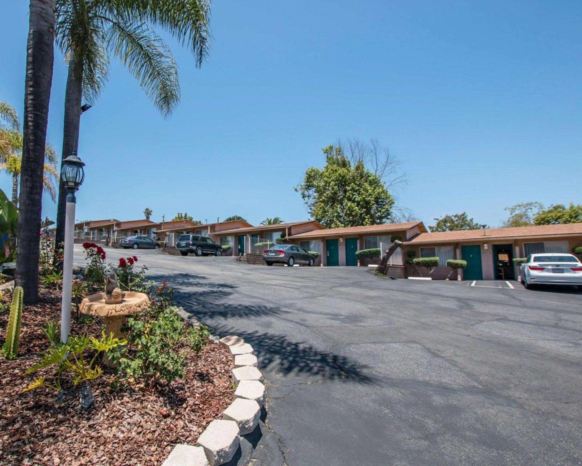 Rodeway Inn Fallbrook Downtown photo 14