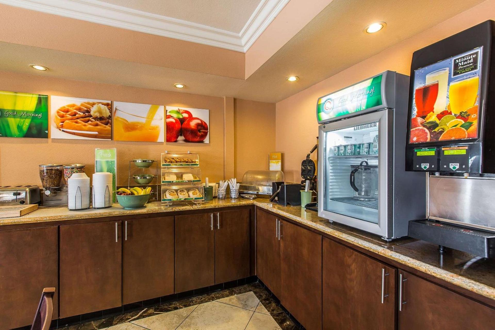Quality Inn Lake Elsinore I-15 photo 10