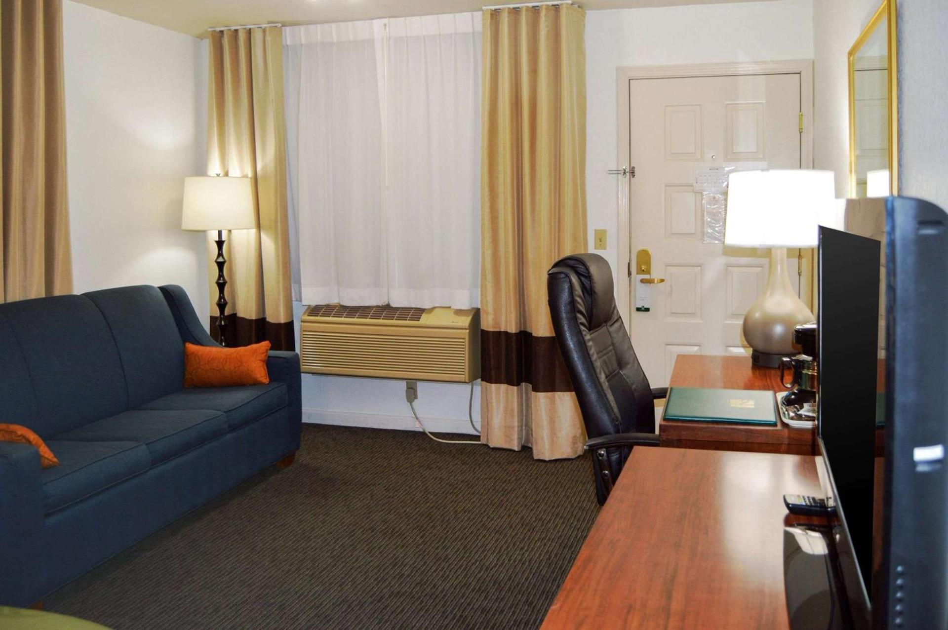 Quality Inn Yosemite Valley Gateway photo 12