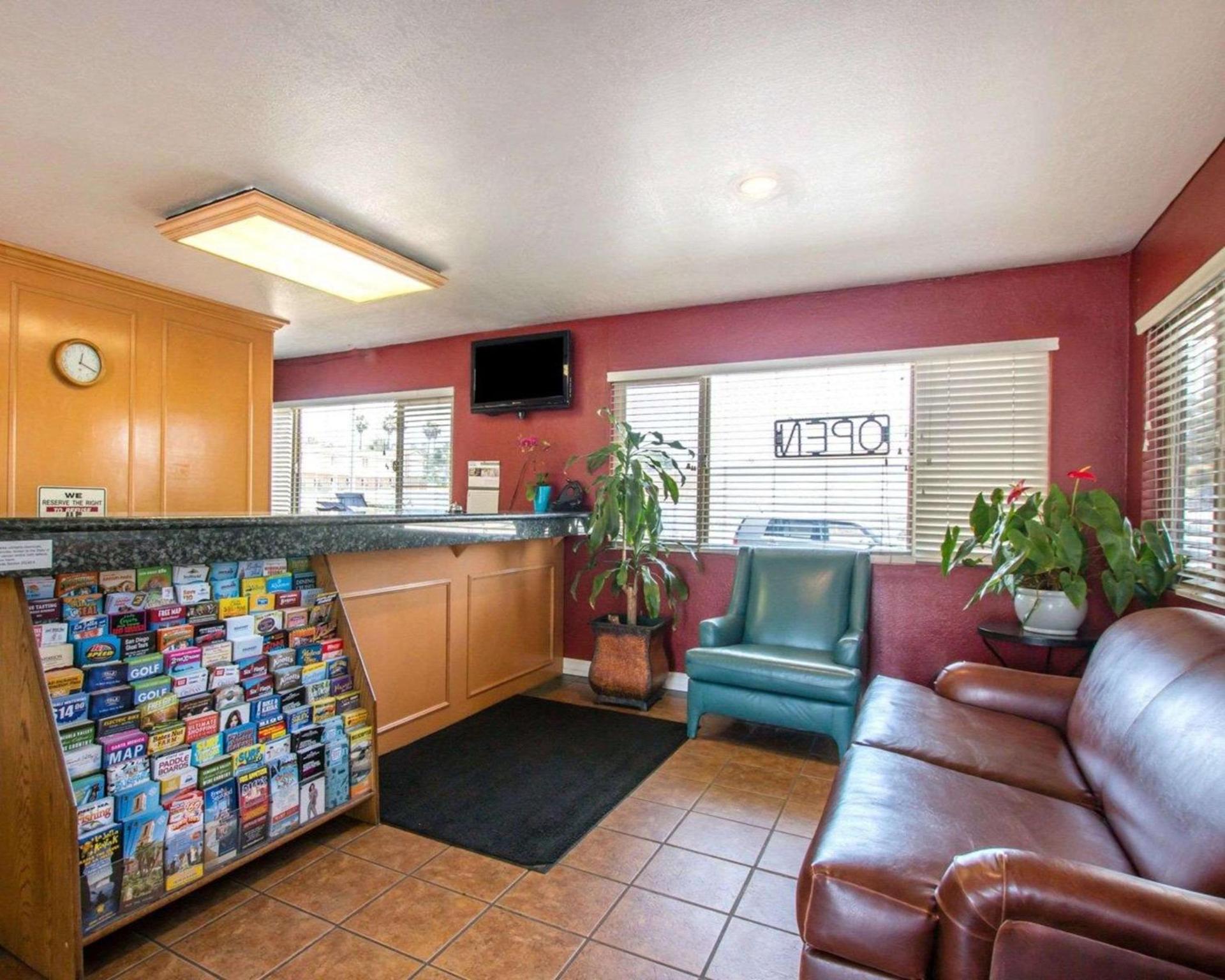 Rodeway Inn Fallbrook Downtown photo 10