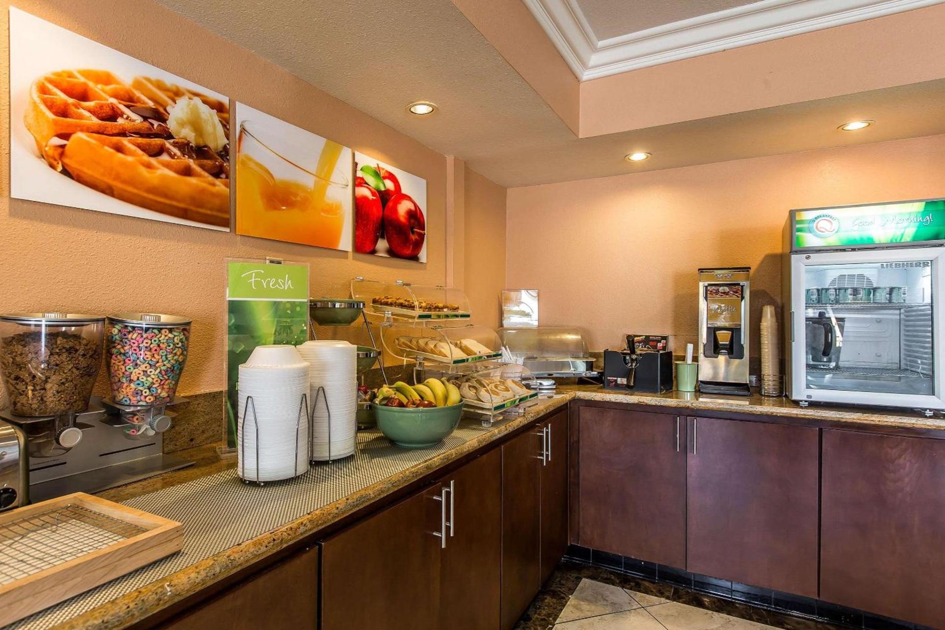 Quality Inn Lake Elsinore I-15 photo 7