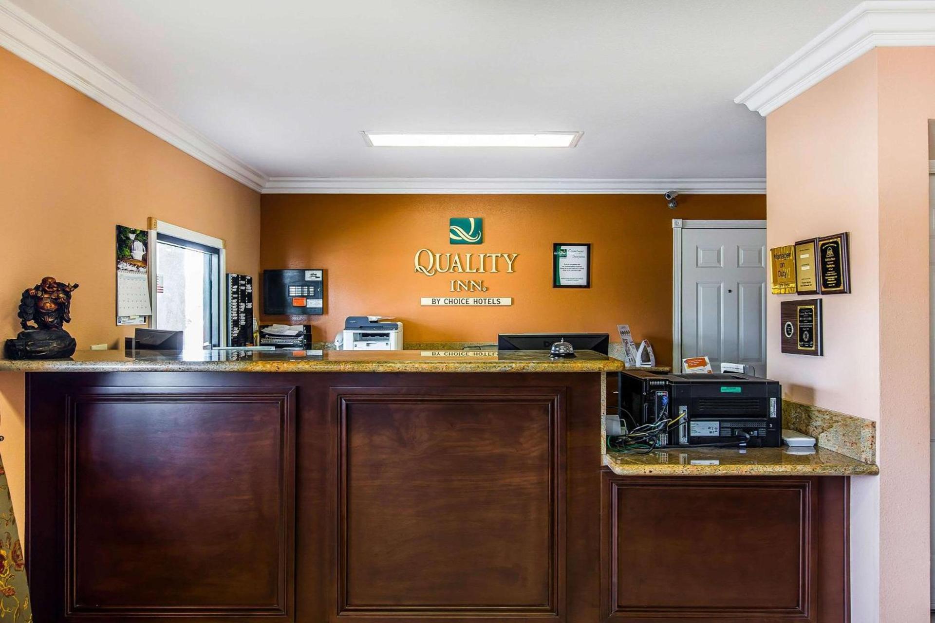 Quality Inn Lake Elsinore I-15 photo 4