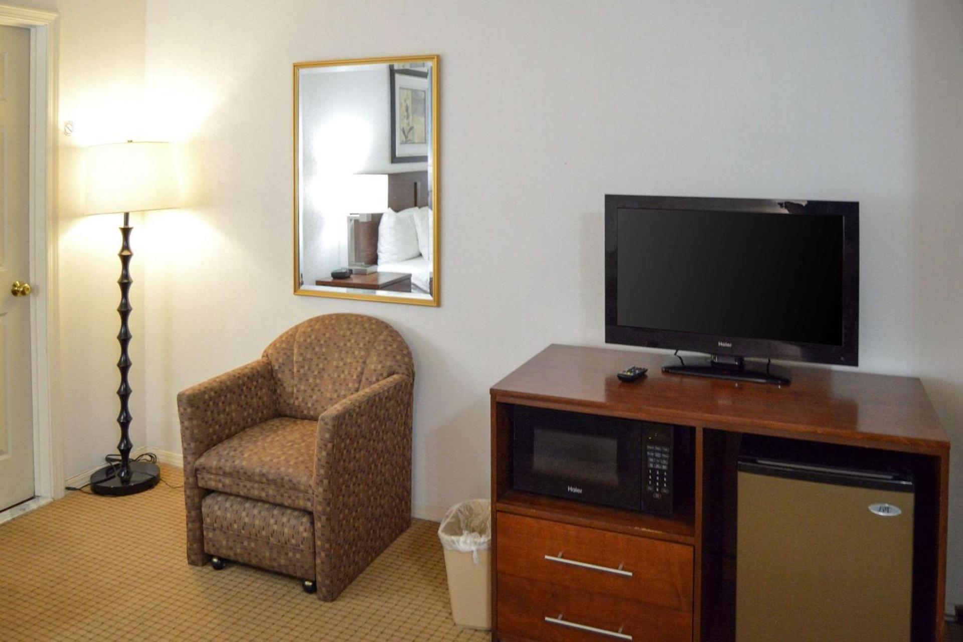 Quality Inn Yosemite Valley Gateway photo 8