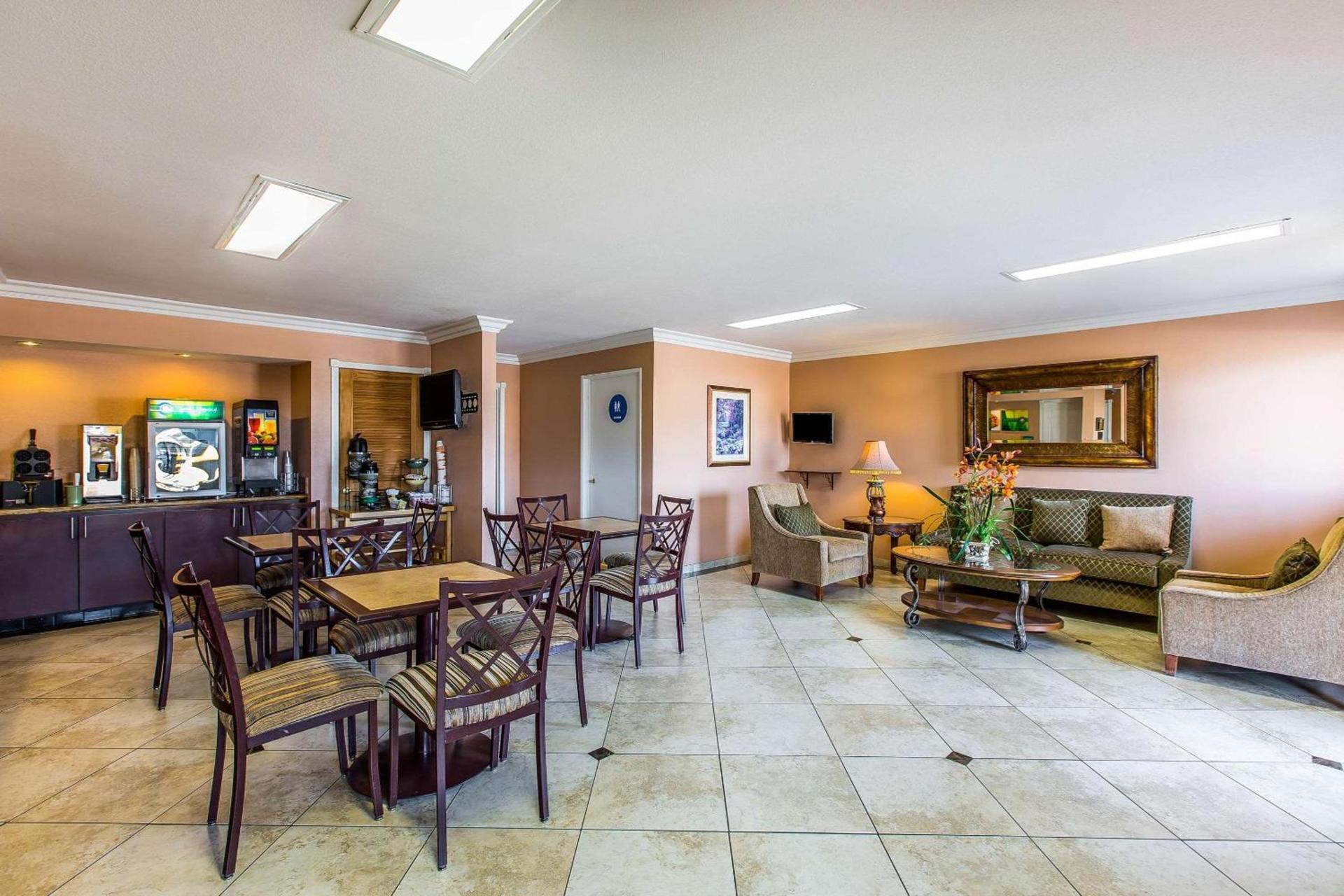 Quality Inn Lake Elsinore I-15 photo 2