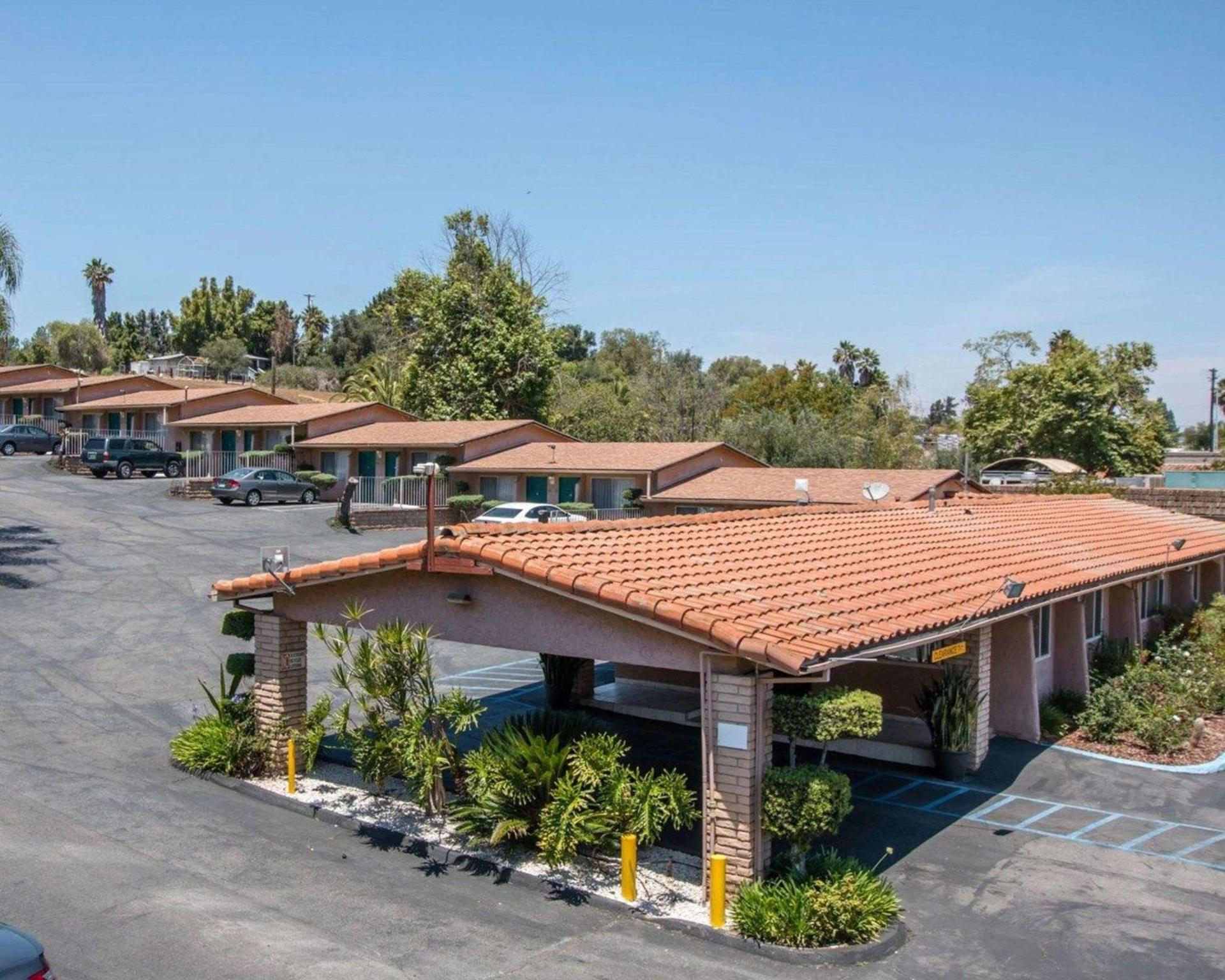 Rodeway Inn Fallbrook Downtown photo 6