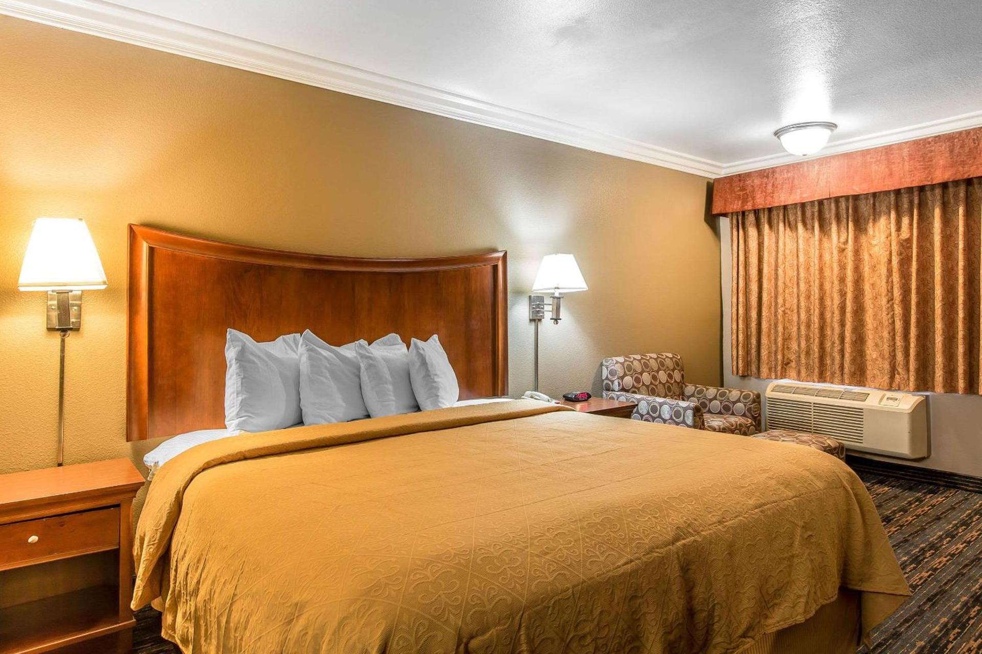 Quality Inn Lake Elsinore I-15 photo 27