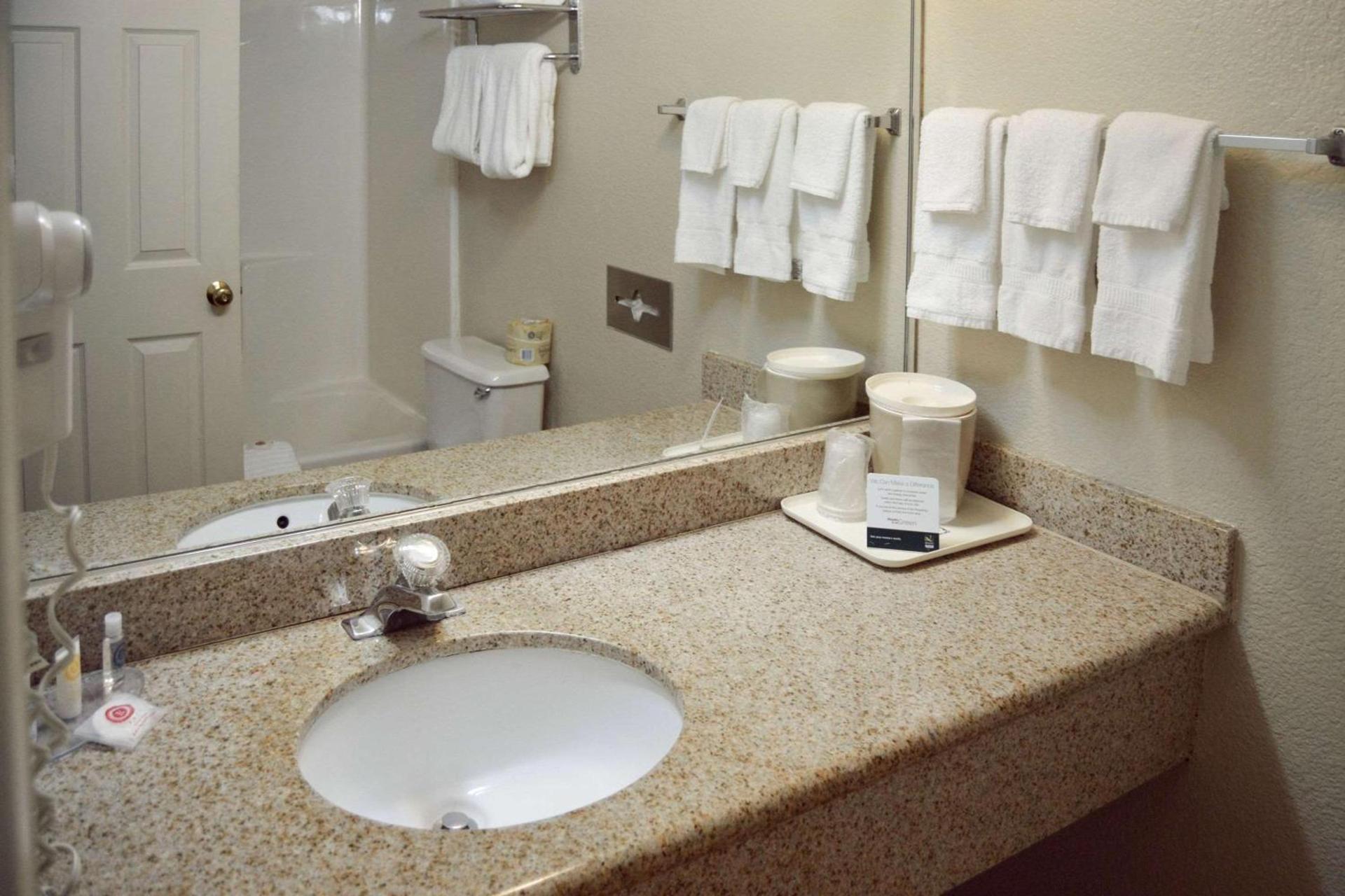 Quality Inn Yosemite Valley Gateway photo 18