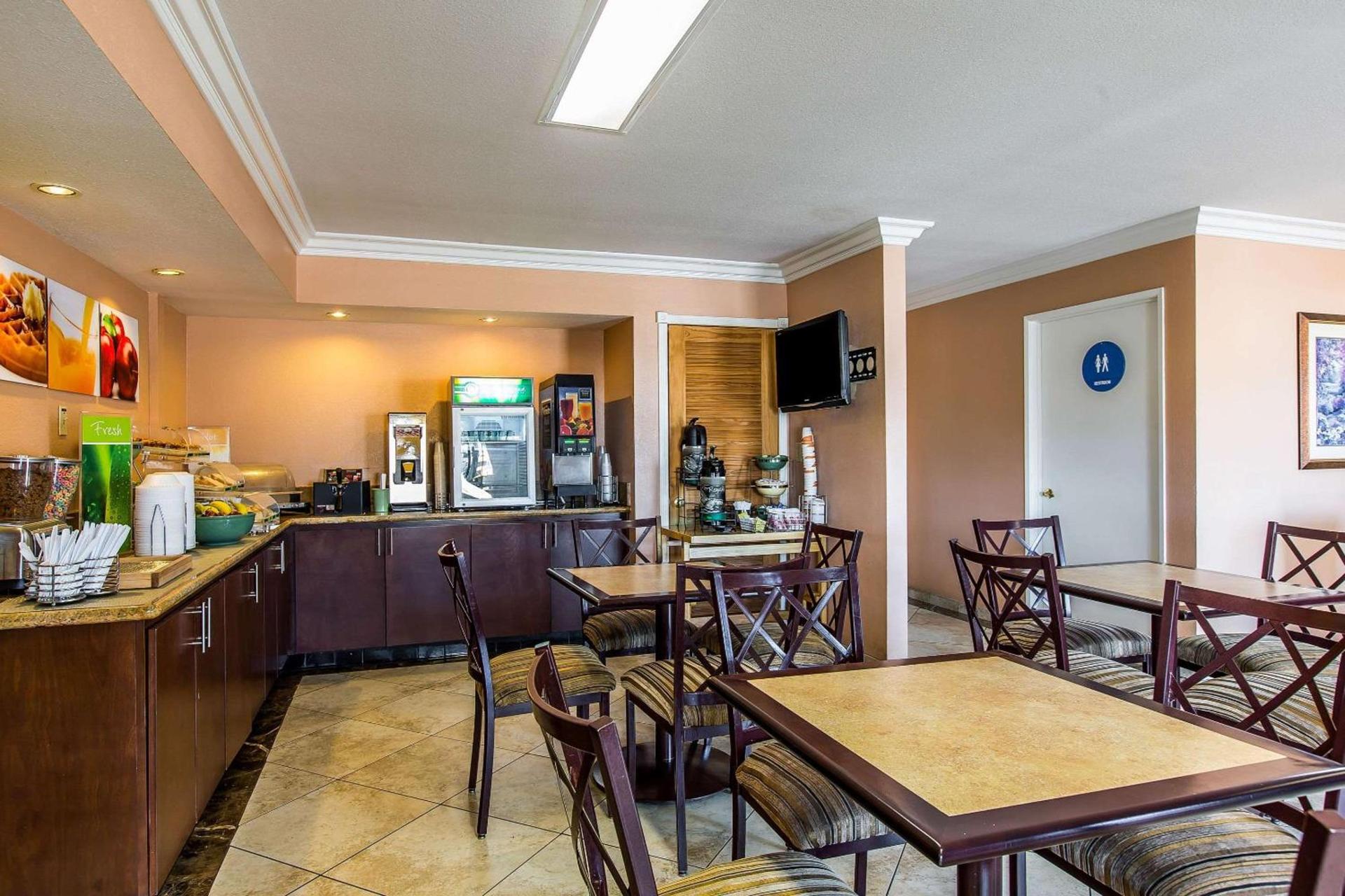 Quality Inn Lake Elsinore I-15 photo 28