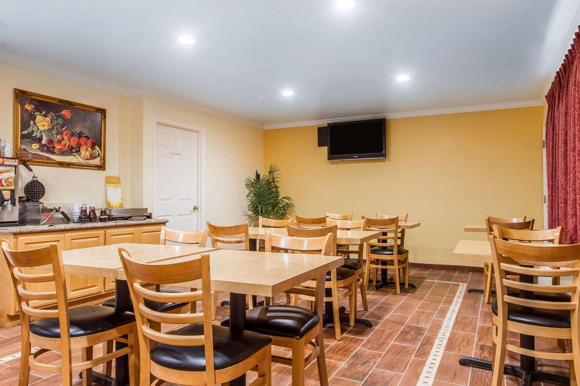 Quality Inn & Suites Gilroy photo 35