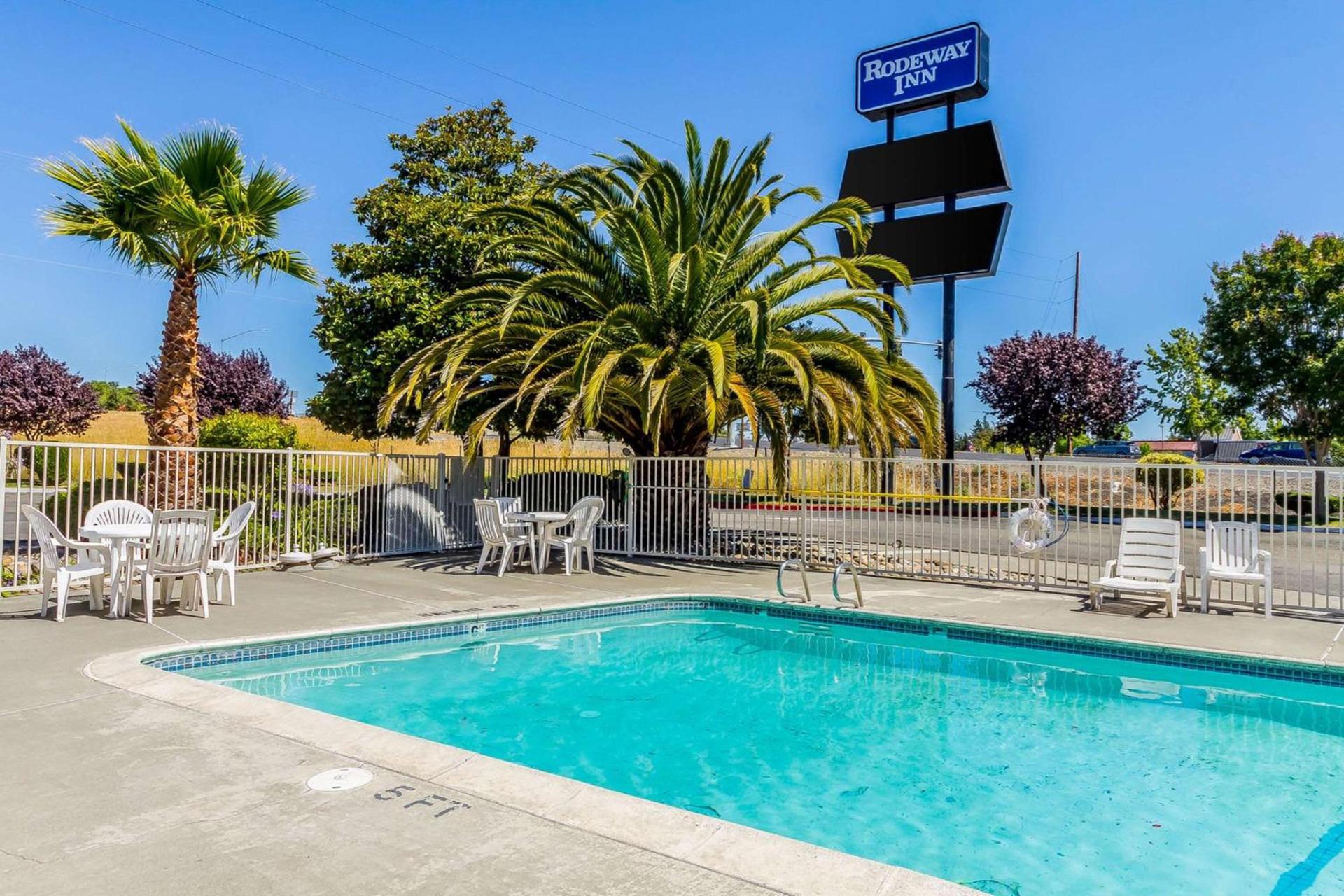 Rodeway Inn Wine Country photo 2
