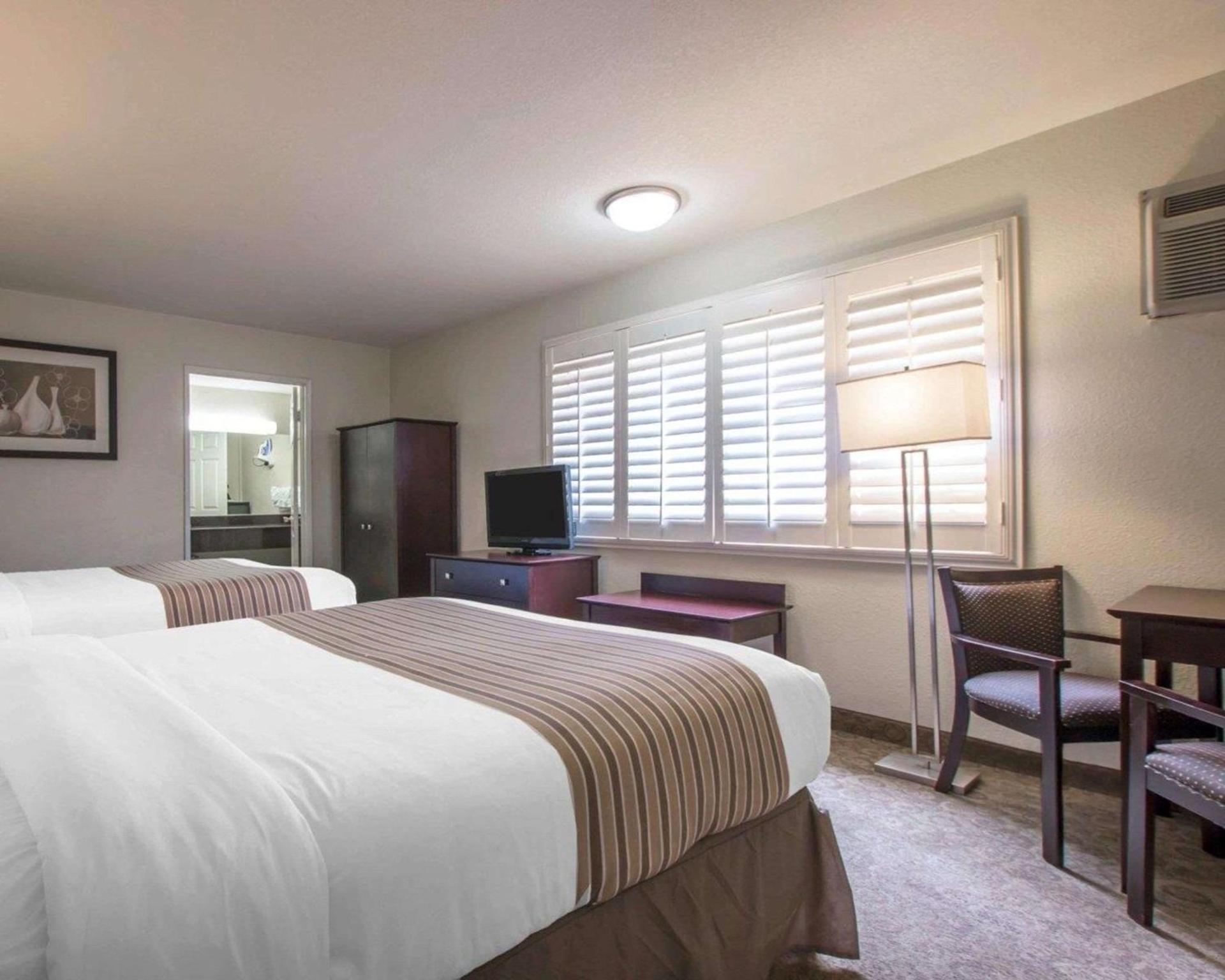 Rodeway Inn Convention Center photo 9