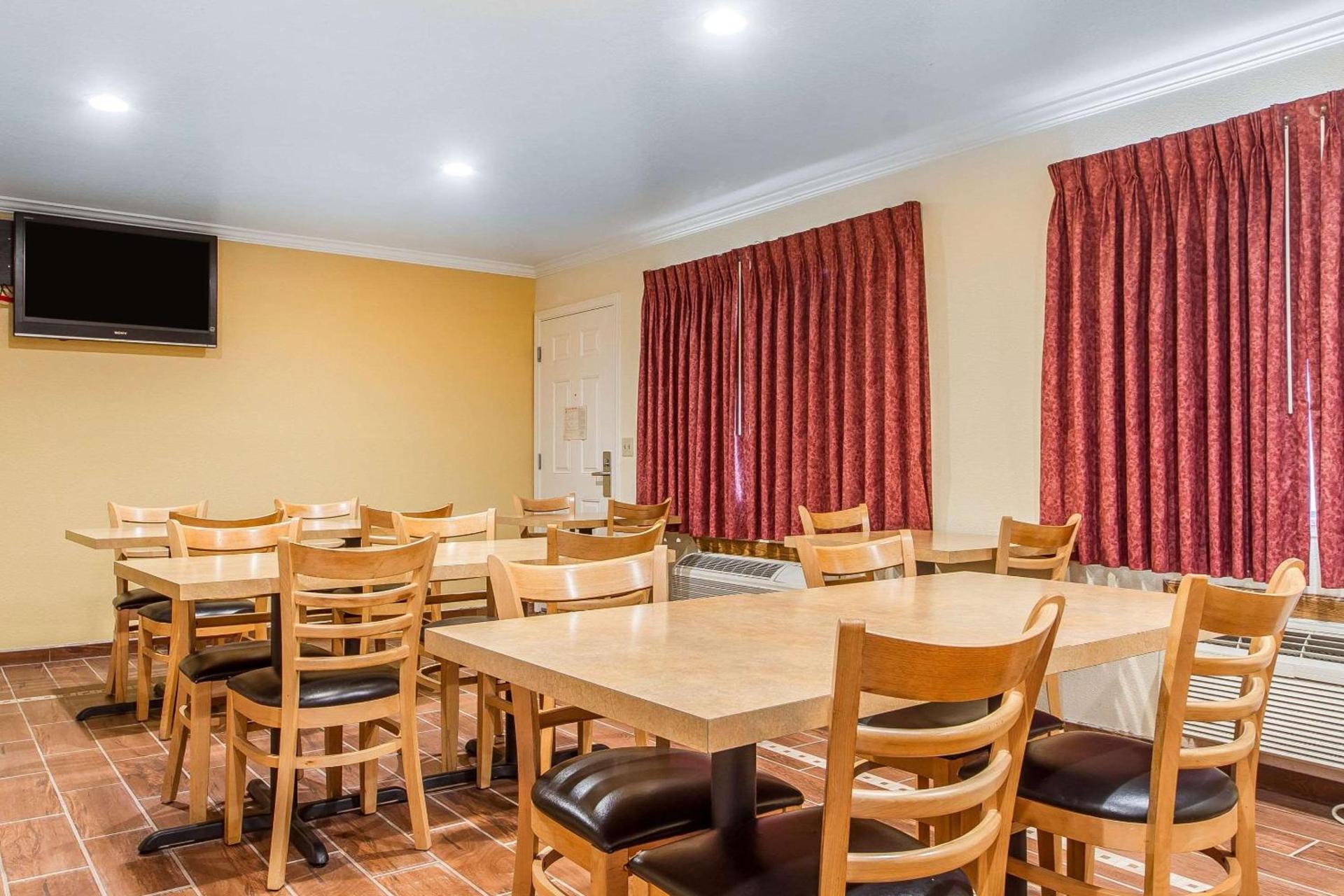 Quality Inn & Suites Gilroy photo 40