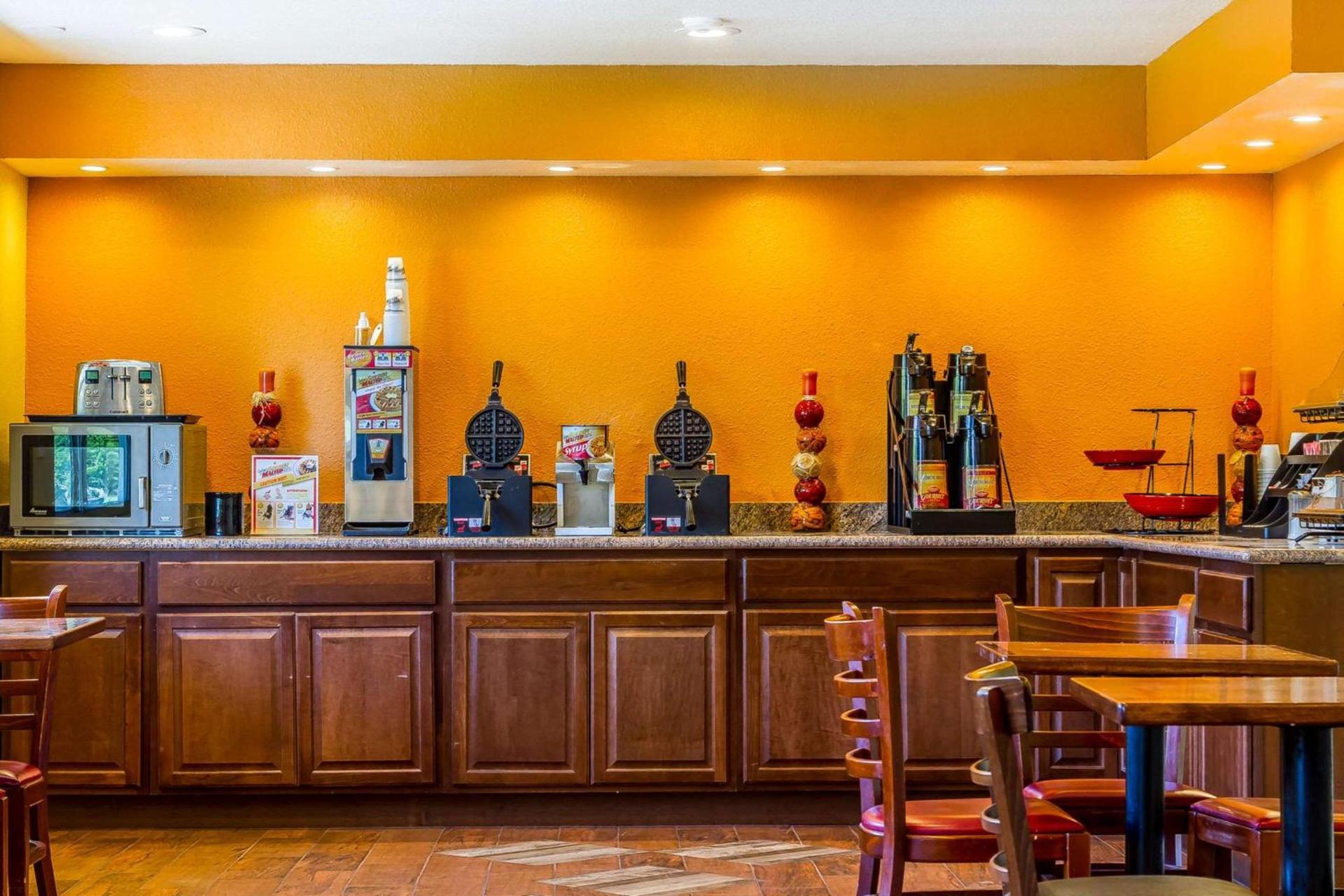 Rodeway Inn Wine Country photo 6