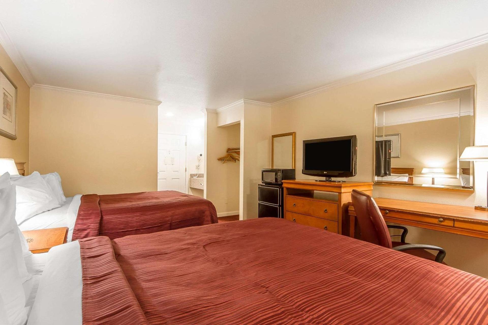 Quality Inn & Suites Gilroy photo 17