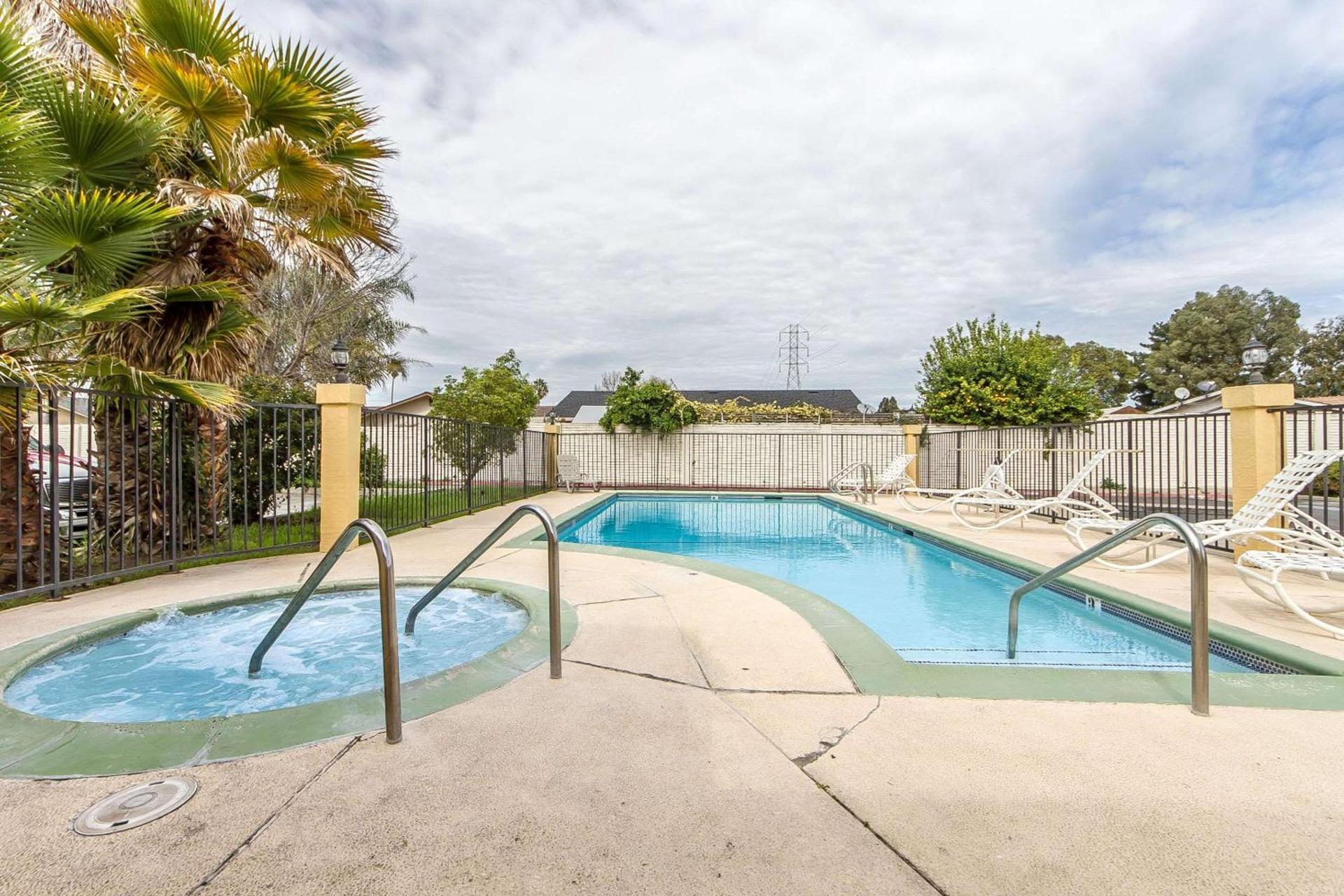 Quality Inn & Suites Gilroy photo 32