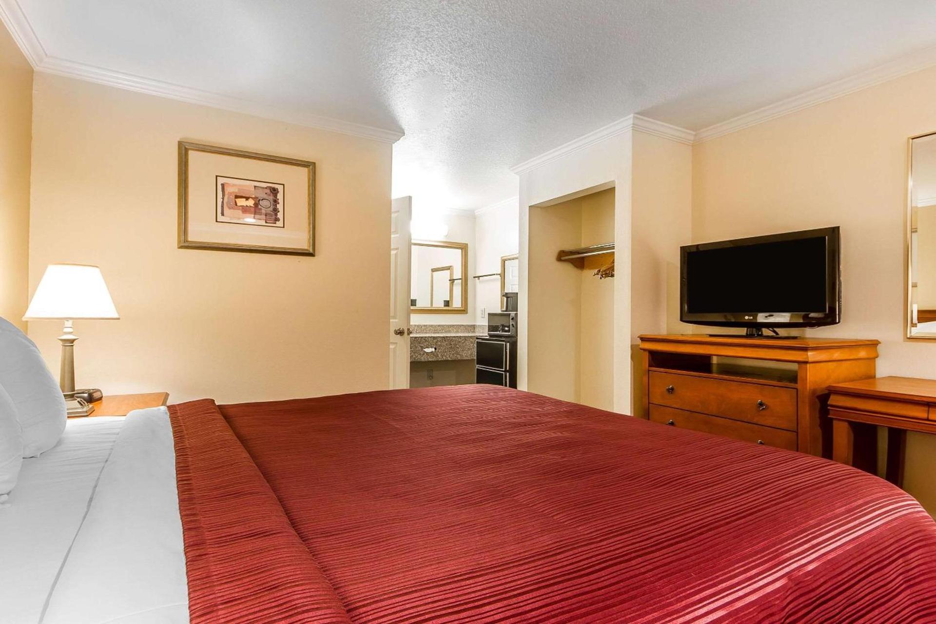 Quality Inn & Suites Gilroy photo 18