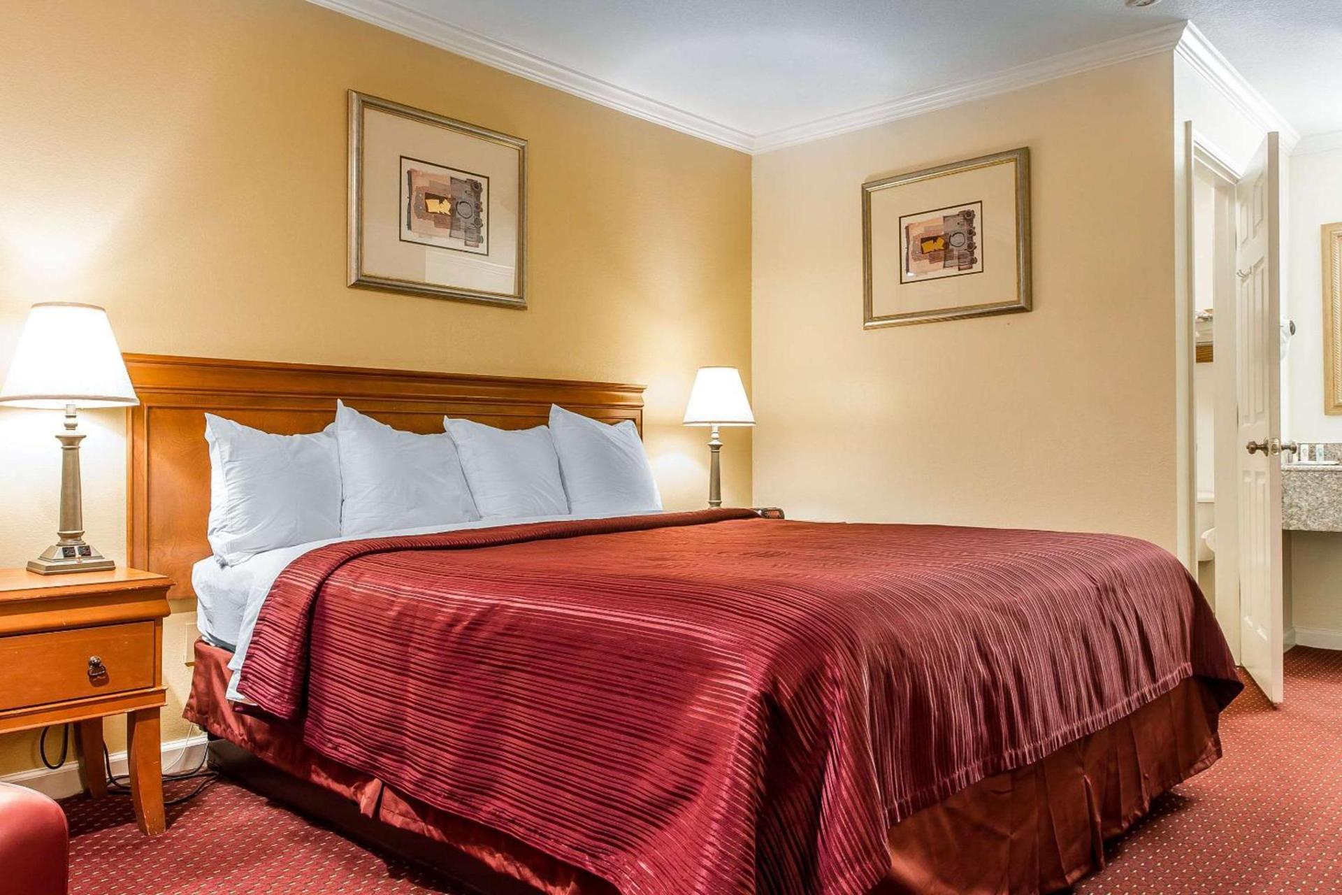 Quality Inn & Suites Gilroy photo 26