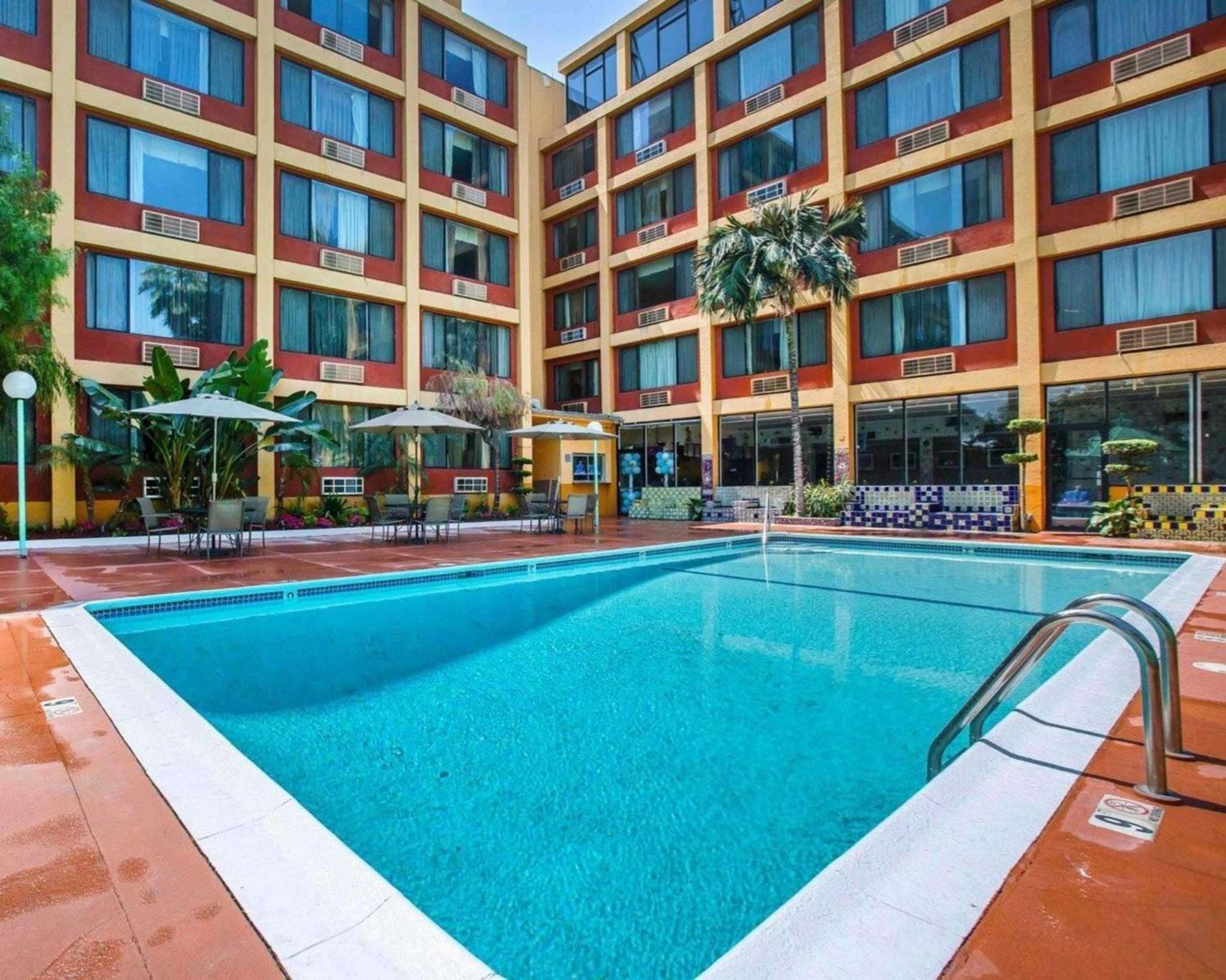 Quality Inn & Suites Montebello - Los Angeles photo 14