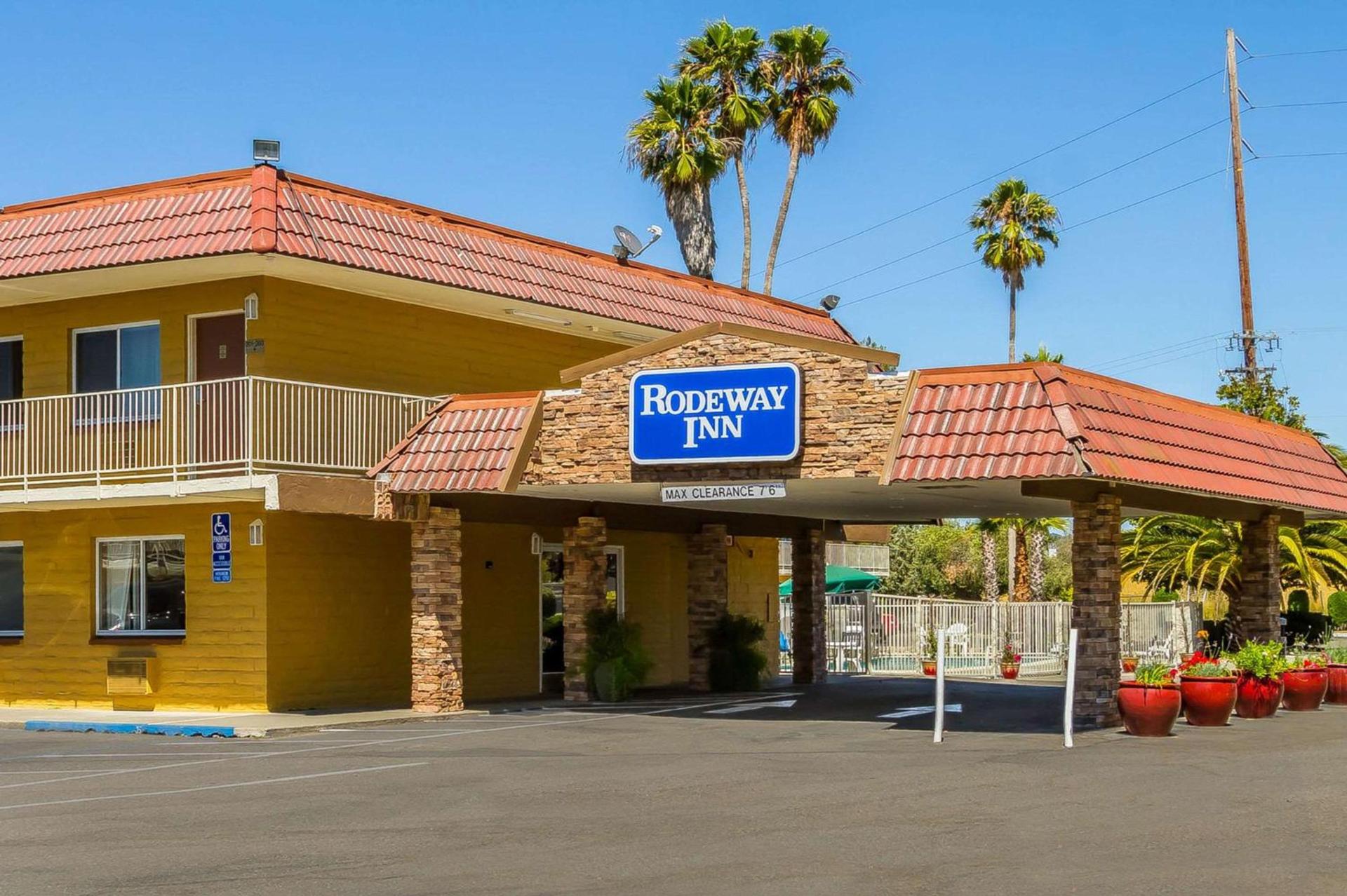 Rodeway Inn Wine Country photo 14