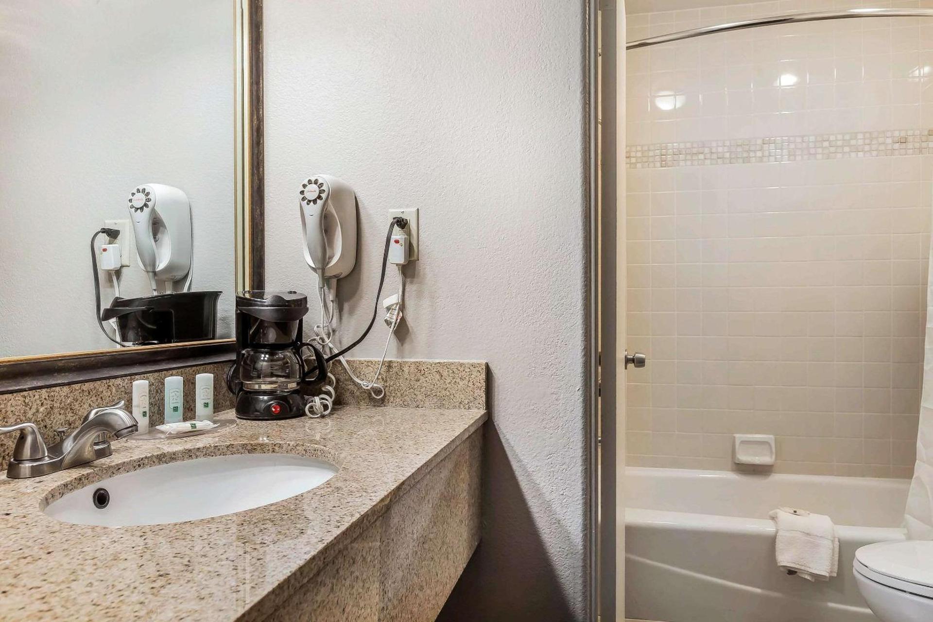 Quality Inn Fallbrook I-15 photo 26