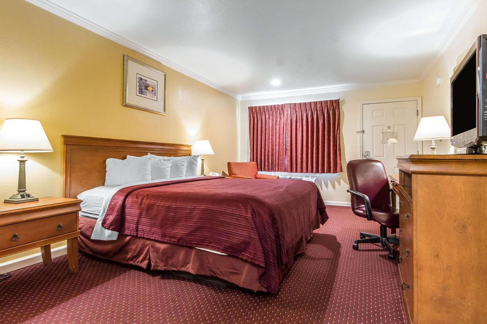 Quality Inn & Suites Gilroy photo 24
