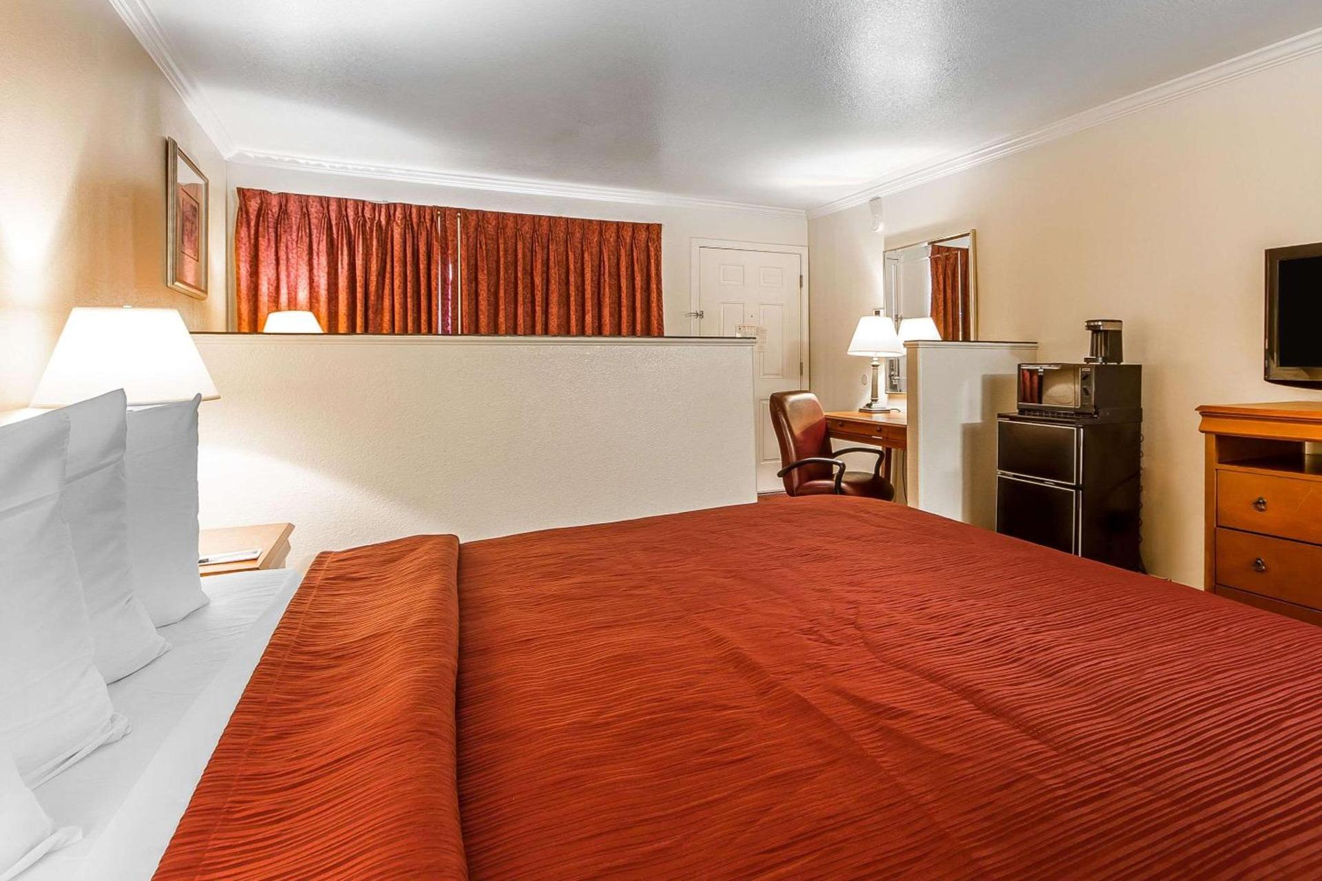 Quality Inn & Suites Gilroy photo 31